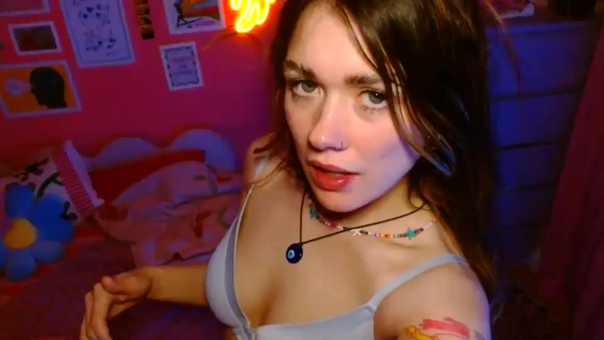 Gallery image thumbnail from Levanabanana's myfreecams stream on, 04/16/2026, 02:50 image 12 of 20
