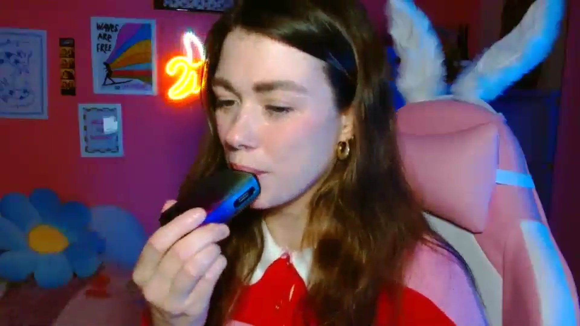 Gallery image thumbnail from Levanabanana's myfreecams stream on, 04/17/2026, 20:18 image 16 of 20