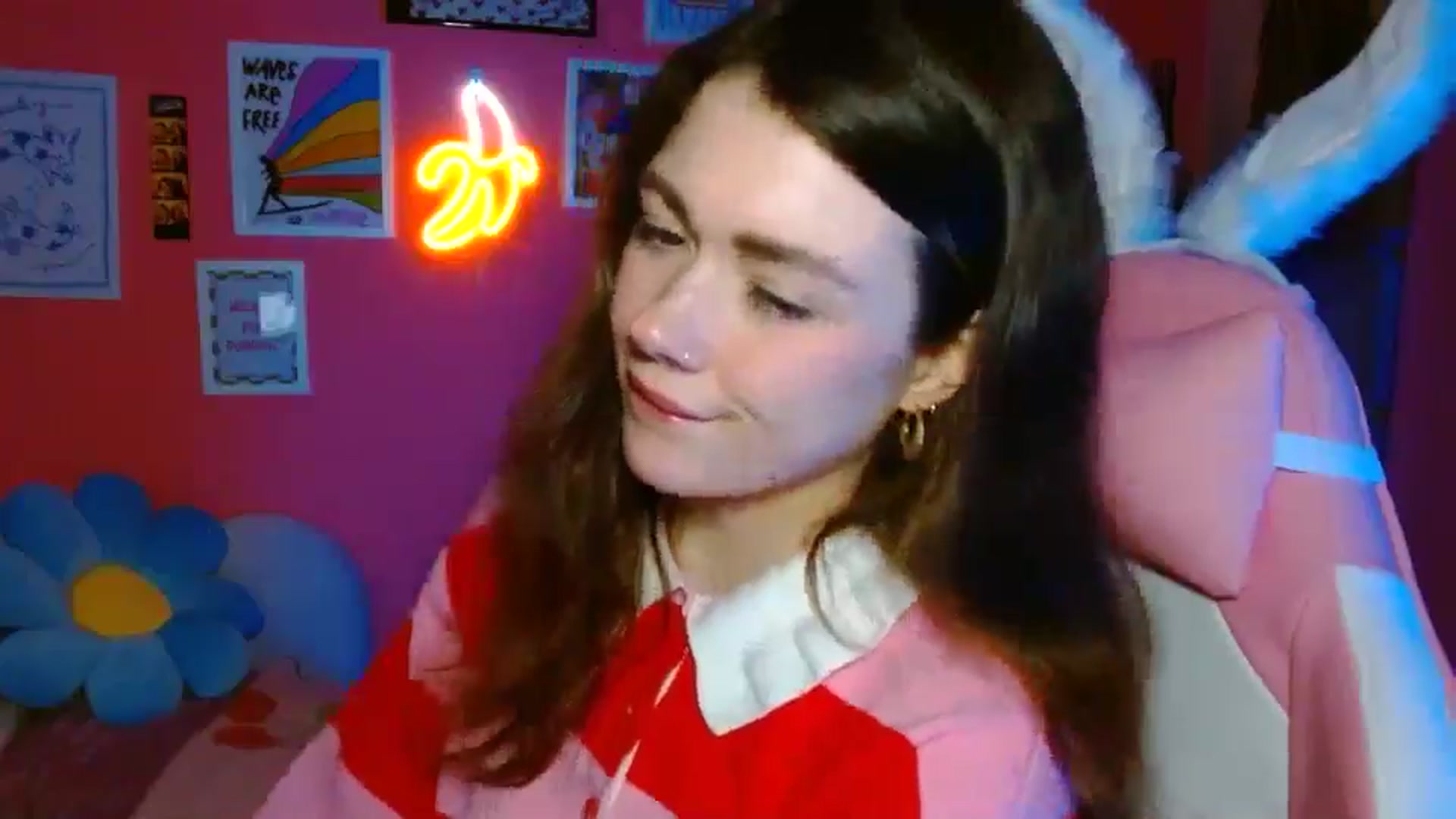 Gallery image thumbnail from Levanabanana's myfreecams stream on, 04/17/2026, 20:18 image 18 of 20