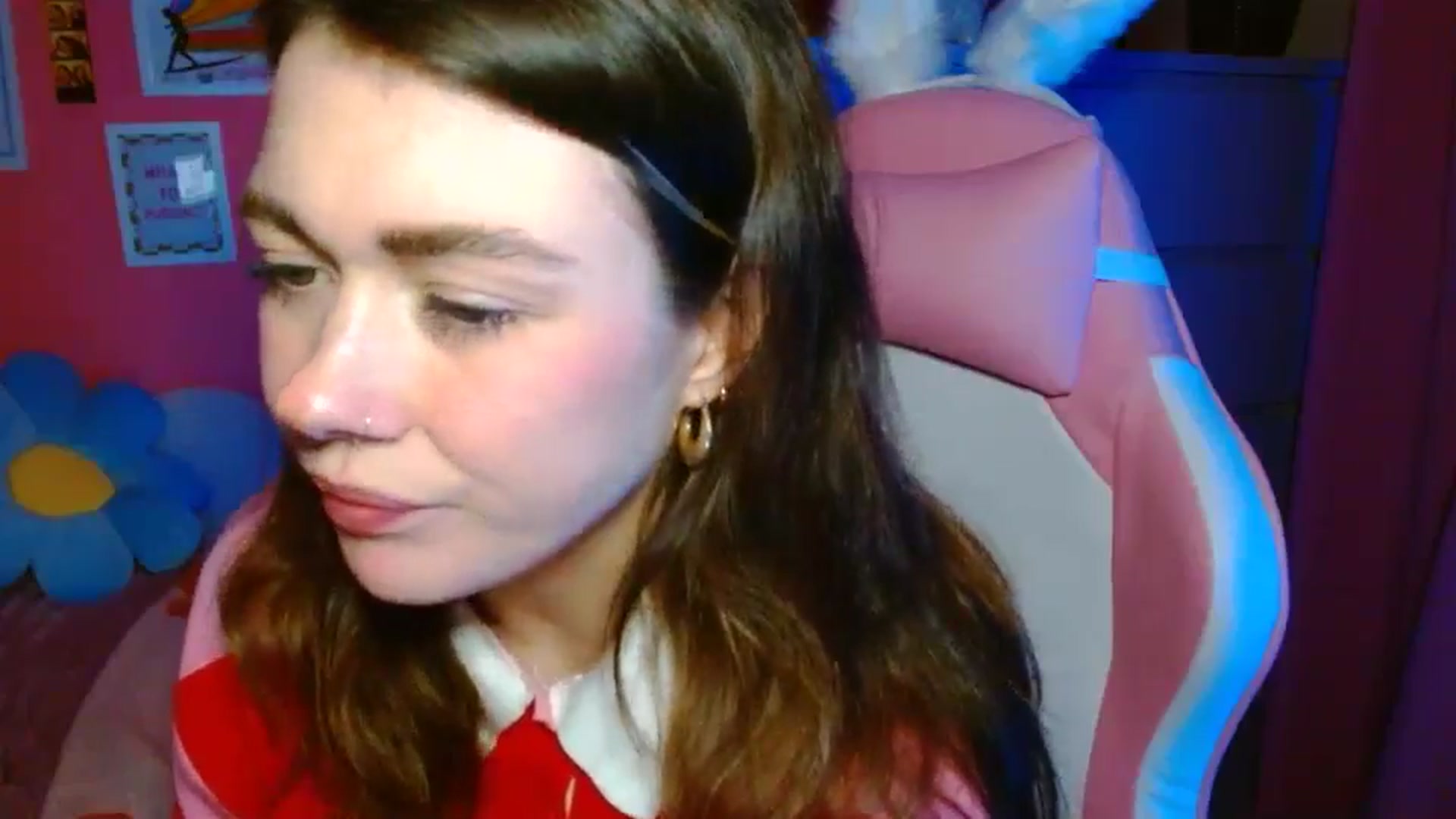 Gallery image thumbnail from Levanabanana's myfreecams stream on, 04/17/2026, 20:18 image 13 of 20