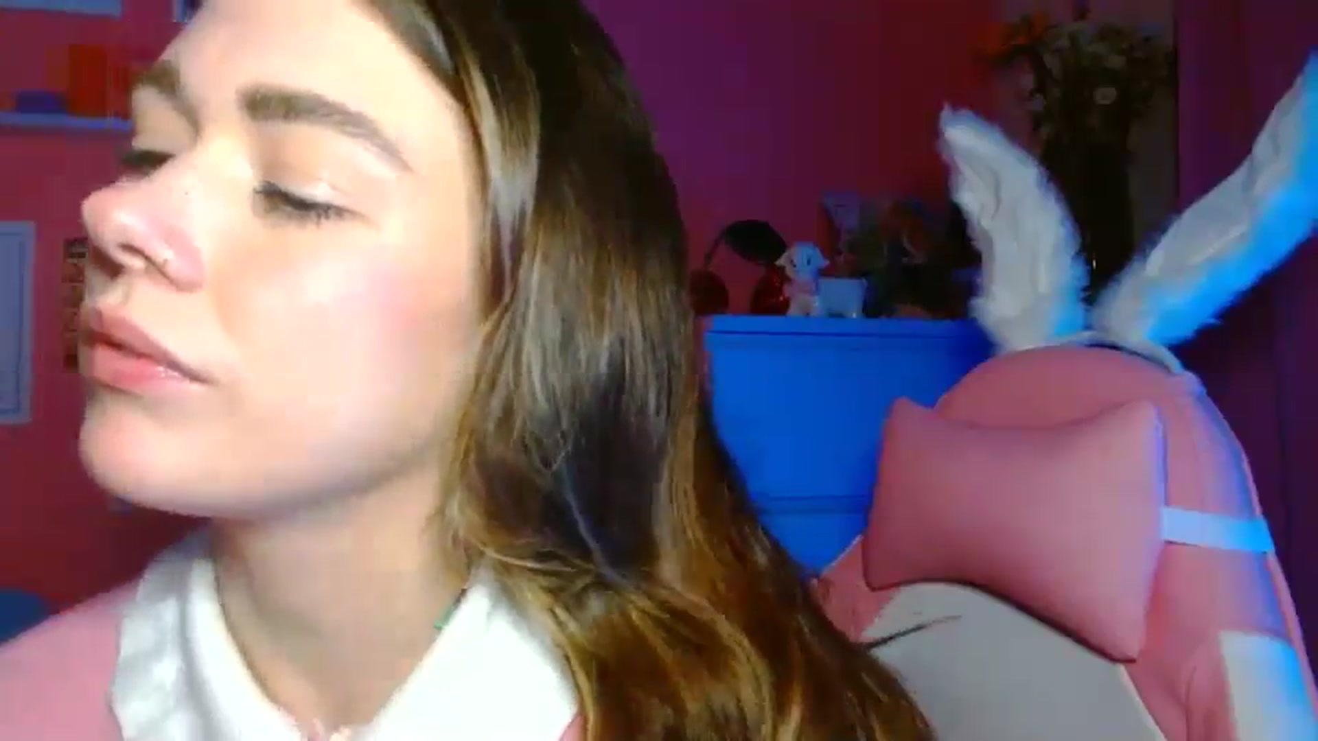 Gallery image thumbnail from Levanabanana's myfreecams stream on, 04/17/2026, 20:18 image 10 of 20