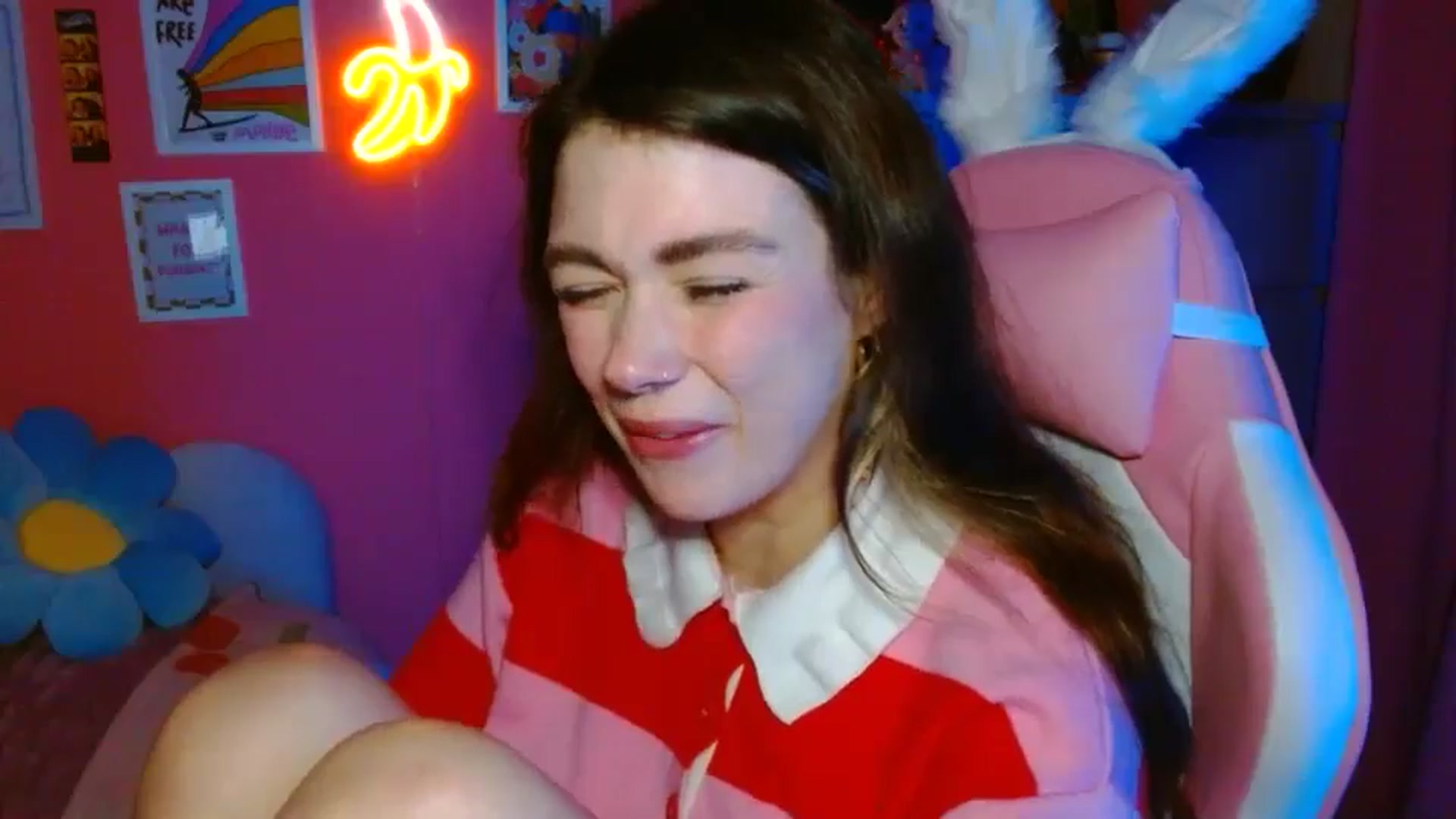 Gallery image thumbnail from Levanabanana's myfreecams stream on, 04/17/2026, 20:18 image 11 of 20