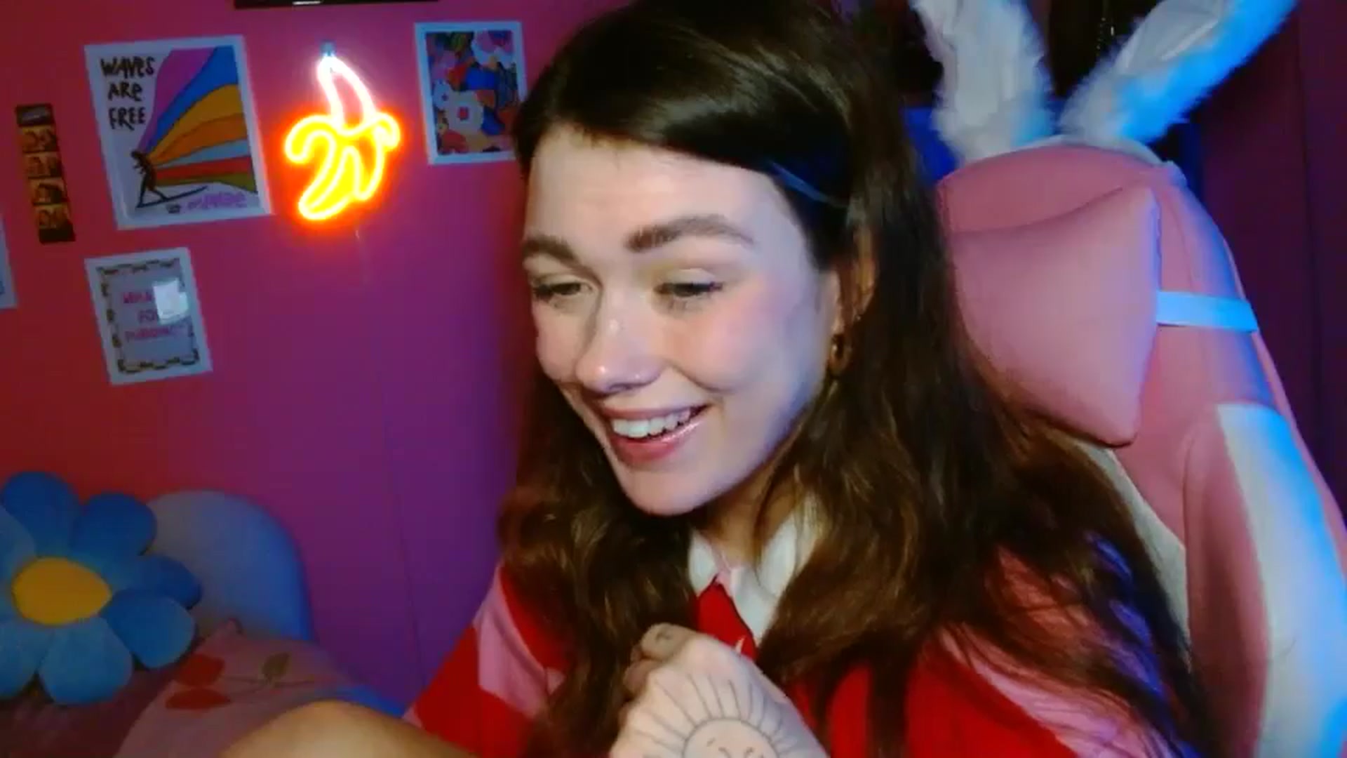 Gallery image thumbnail from Levanabanana's myfreecams stream on, 04/17/2026, 20:18 image 14 of 20