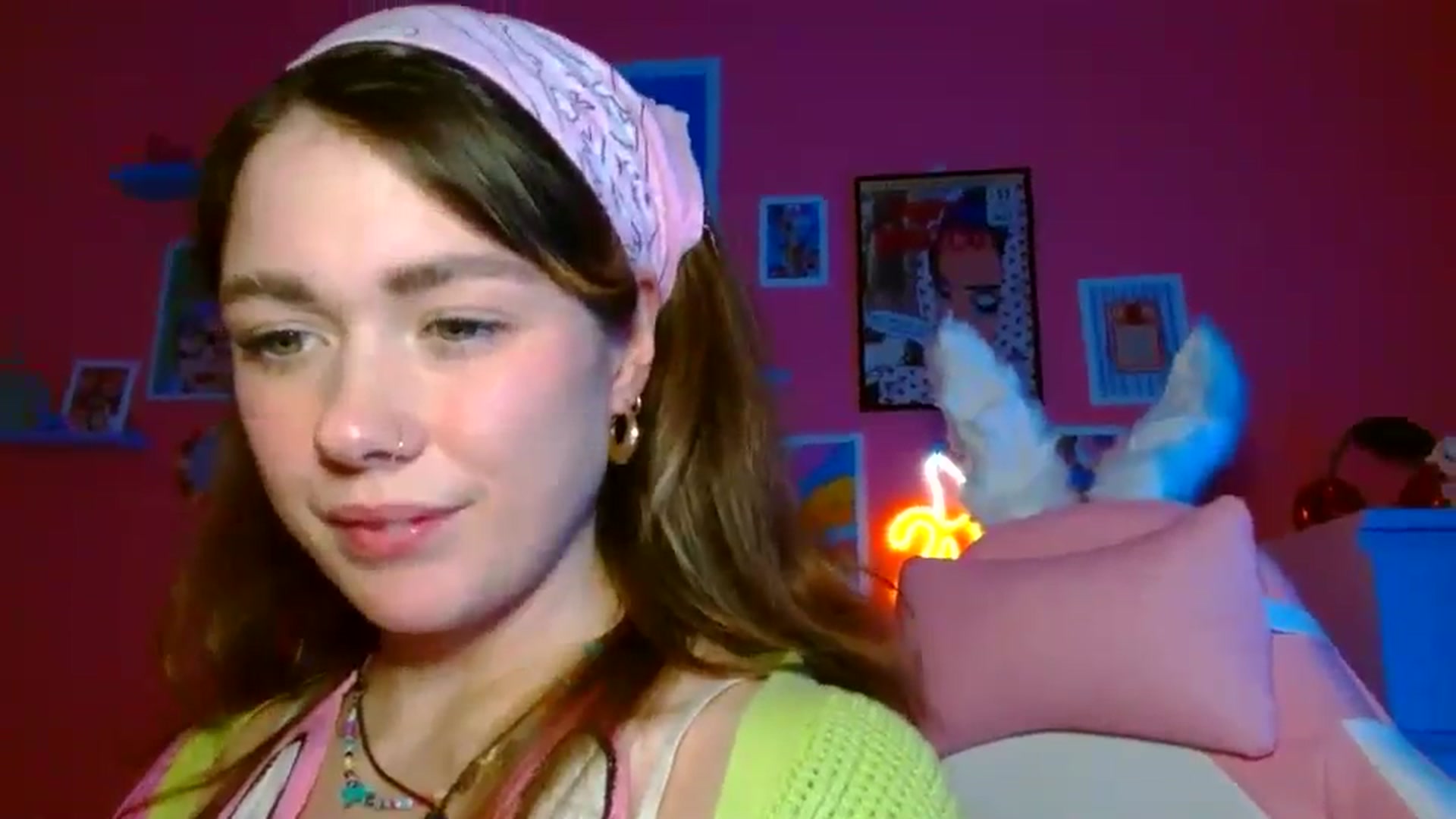 Gallery image thumbnail from Levanabanana's myfreecams stream on, 04/17/2026, 21:02 image 16 of 20