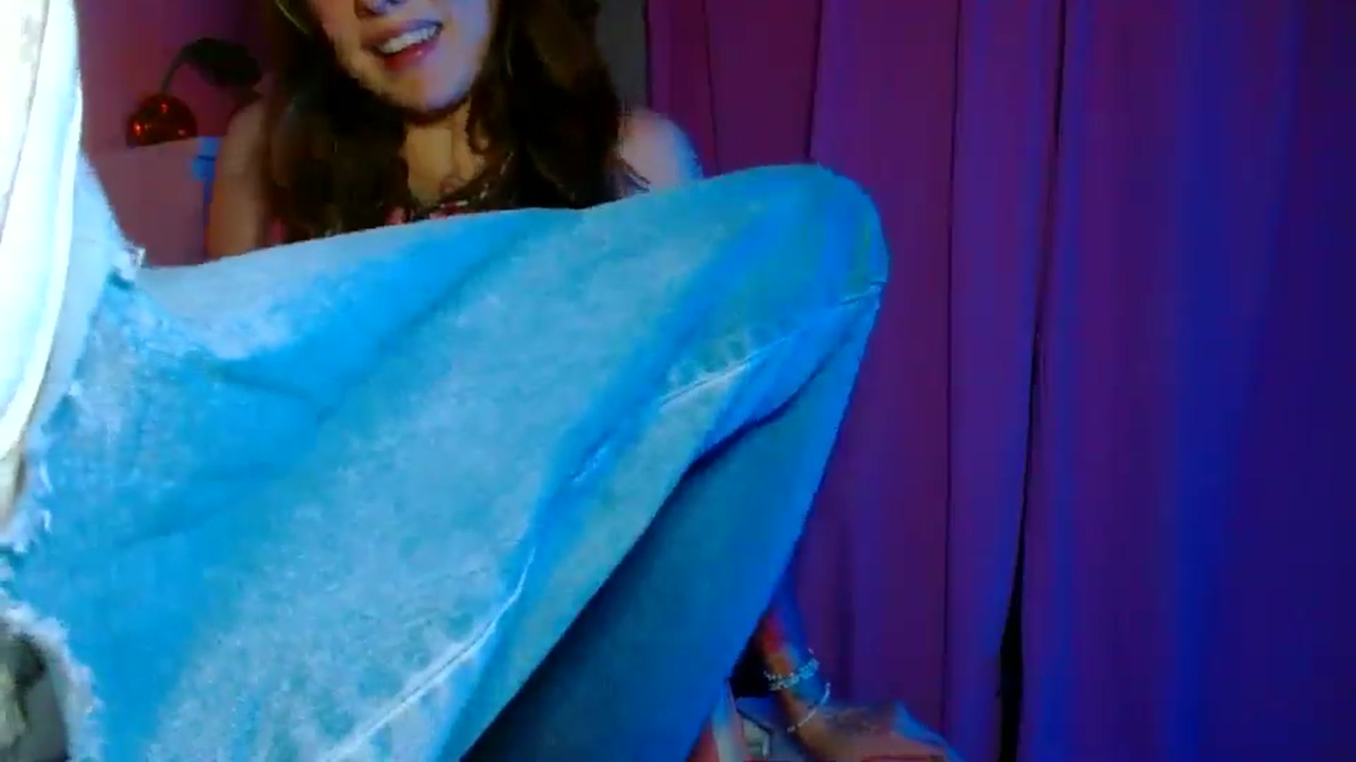 Gallery image thumbnail from Levanabanana's myfreecams stream on, 04/17/2026, 21:02 image 11 of 20