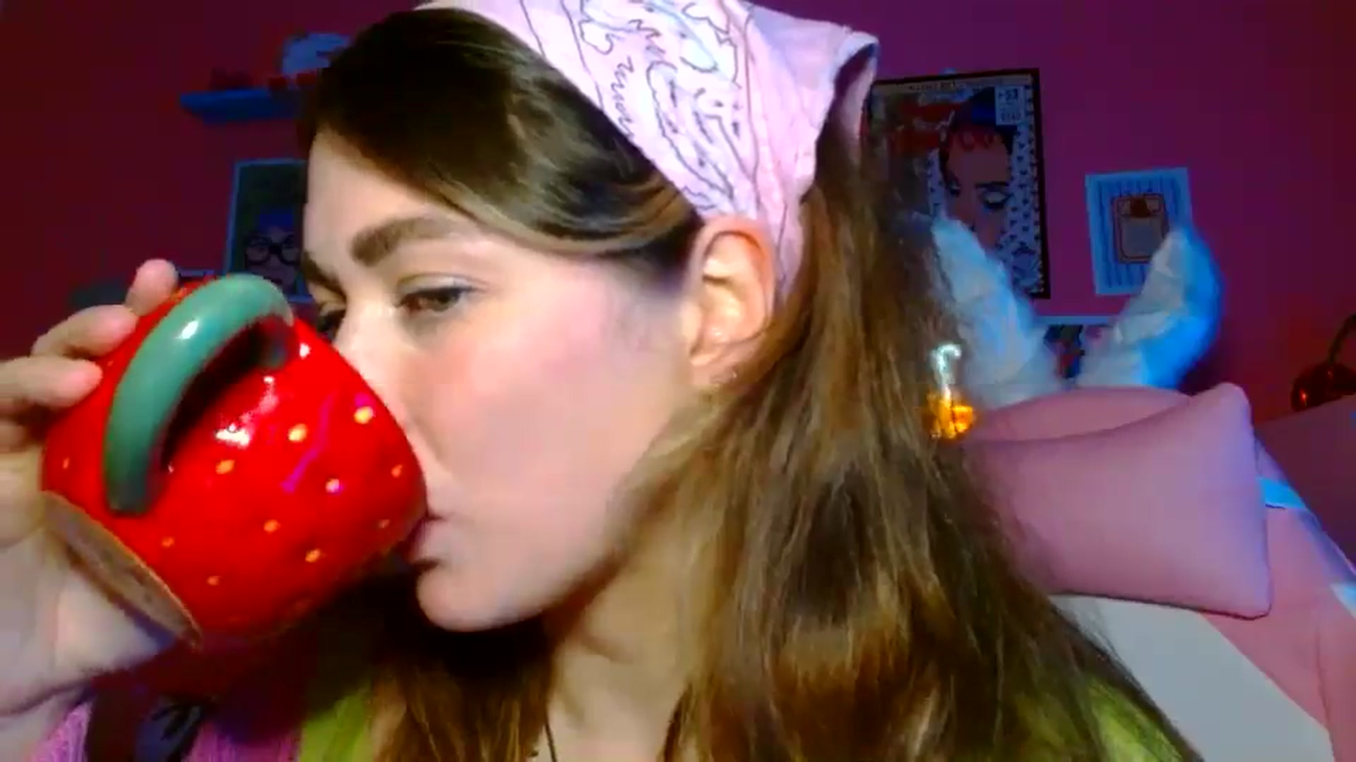 Gallery image thumbnail from Levanabanana's myfreecams stream on, 04/17/2026, 21:02 image 19 of 20