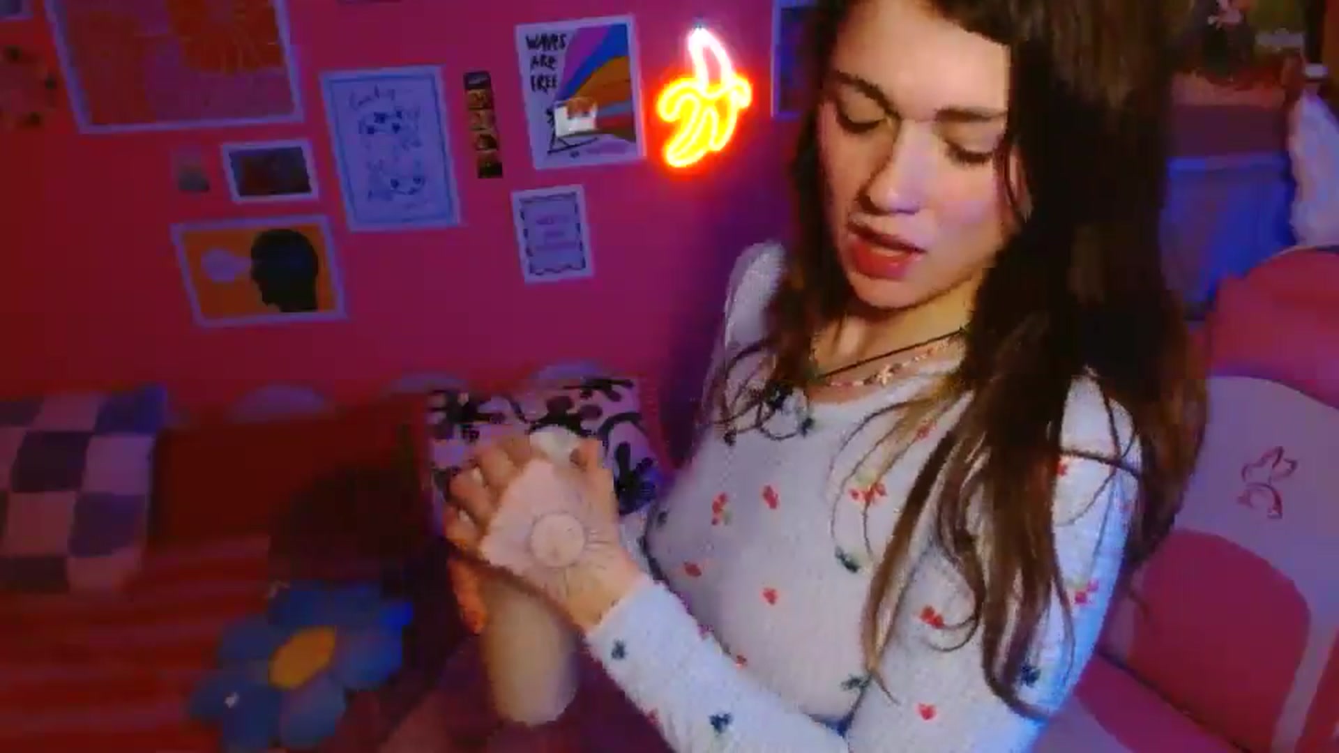 Gallery image thumbnail from Levanabanana's myfreecams stream on, 04/20/2026, 02:59 image 6 of 20
