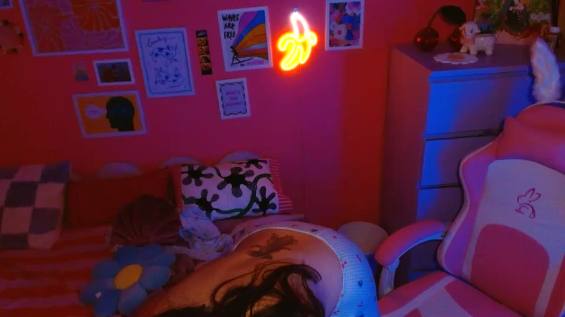 Gallery image thumbnail from Levanabanana's myfreecams stream on, 04/20/2026, 02:59 image 5 of 20