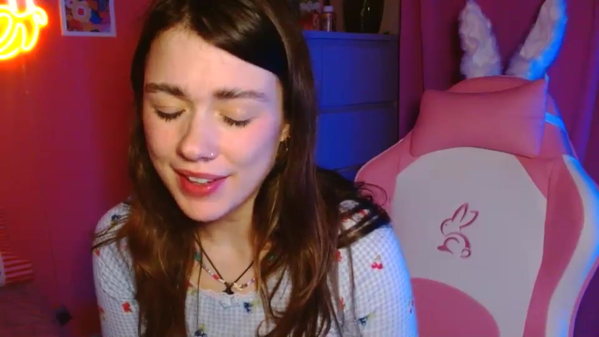 Gallery image thumbnail from Levanabanana's myfreecams stream on, 04/20/2026, 02:59 image 17 of 20