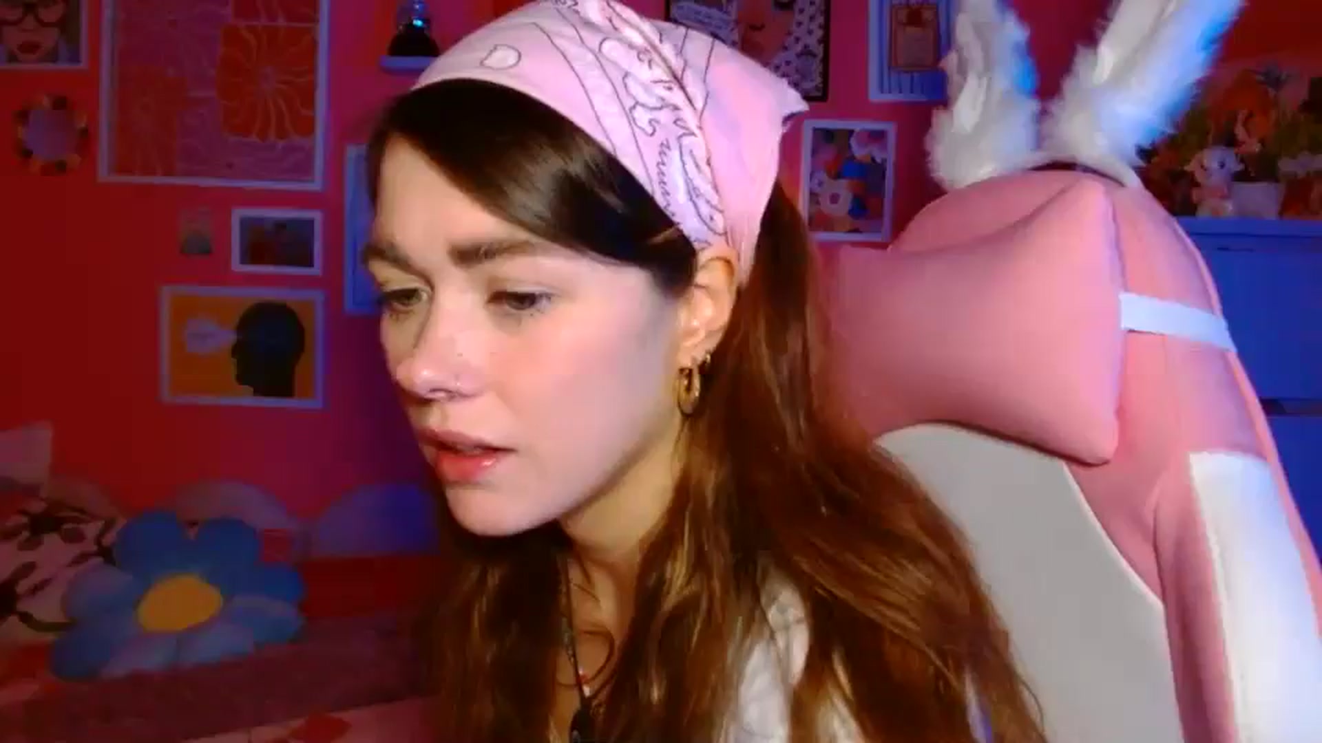 Gallery image thumbnail from Levanabanana's myfreecams stream on, 04/20/2026, 21:02 image 1 of 20