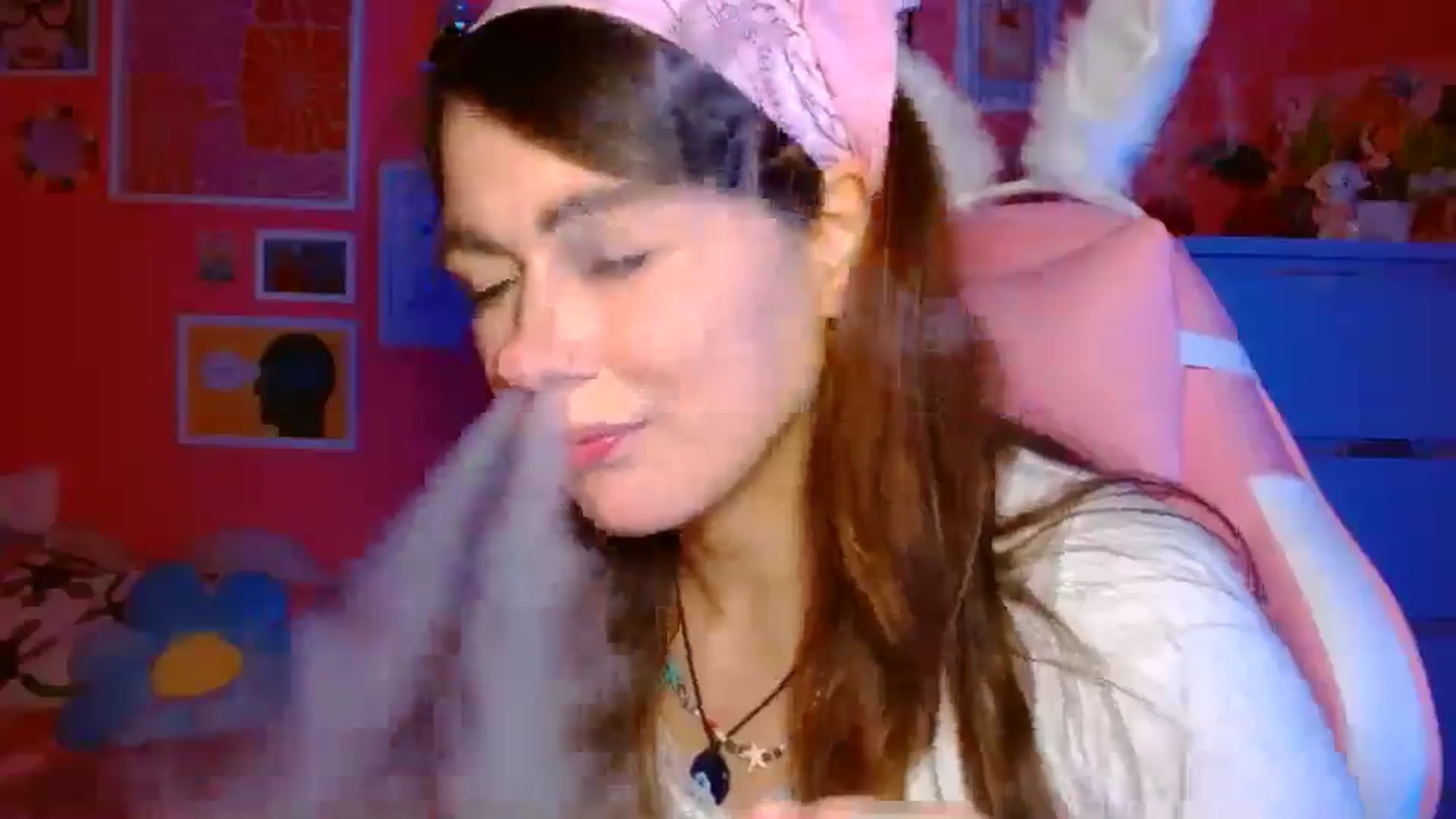 Gallery image thumbnail from Levanabanana's myfreecams stream on, 04/20/2026, 21:02 image 5 of 20