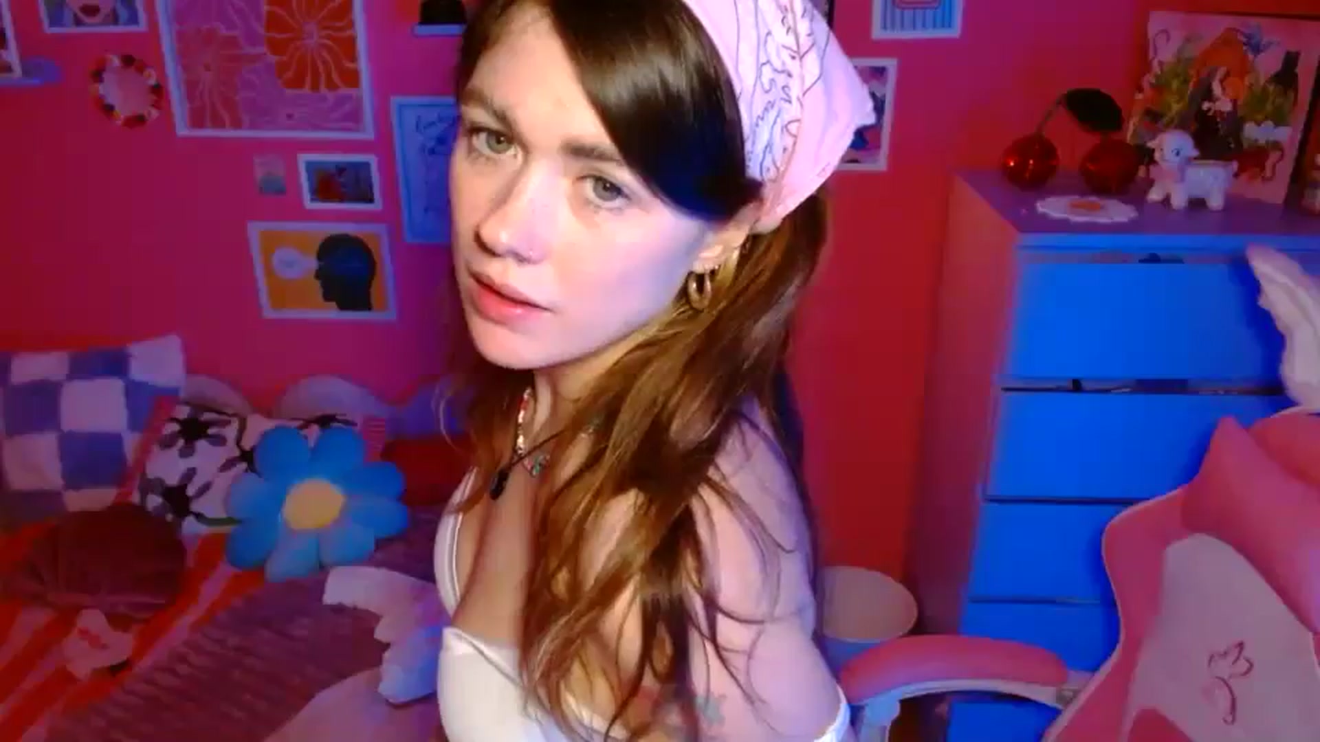 Gallery image thumbnail from Levanabanana's myfreecams stream on, 04/21/2026, 24:50 image 11 of 20