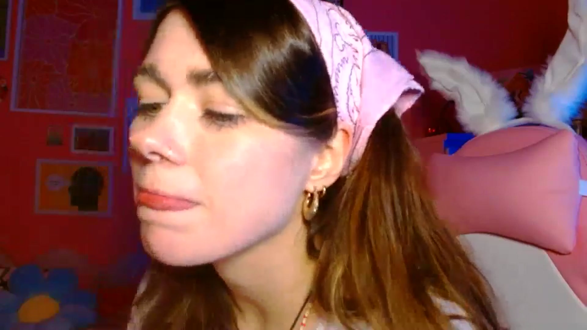 Gallery image thumbnail from Levanabanana's myfreecams stream on, 04/21/2026, 24:50 image 7 of 20