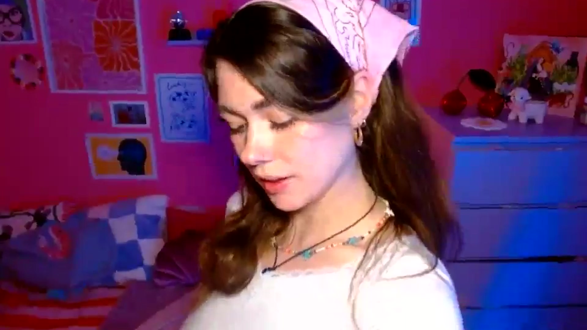 Gallery image thumbnail from Levanabanana's myfreecams stream on, 04/22/2026, 24:53 image 11 of 20