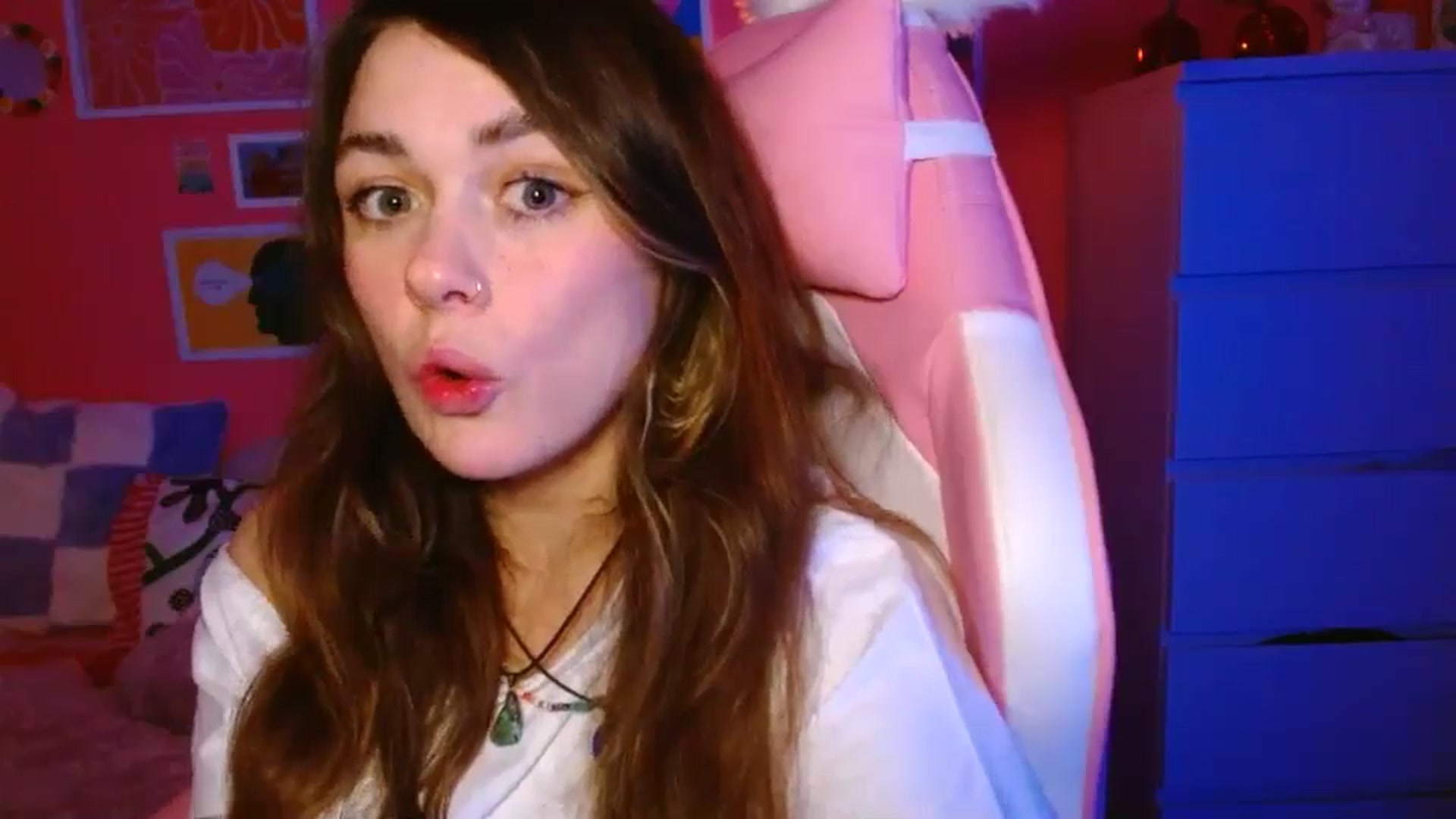 Gallery image thumbnail from Levanabanana's myfreecams stream on, 05/07/2026, 22:42 image 4 of 20