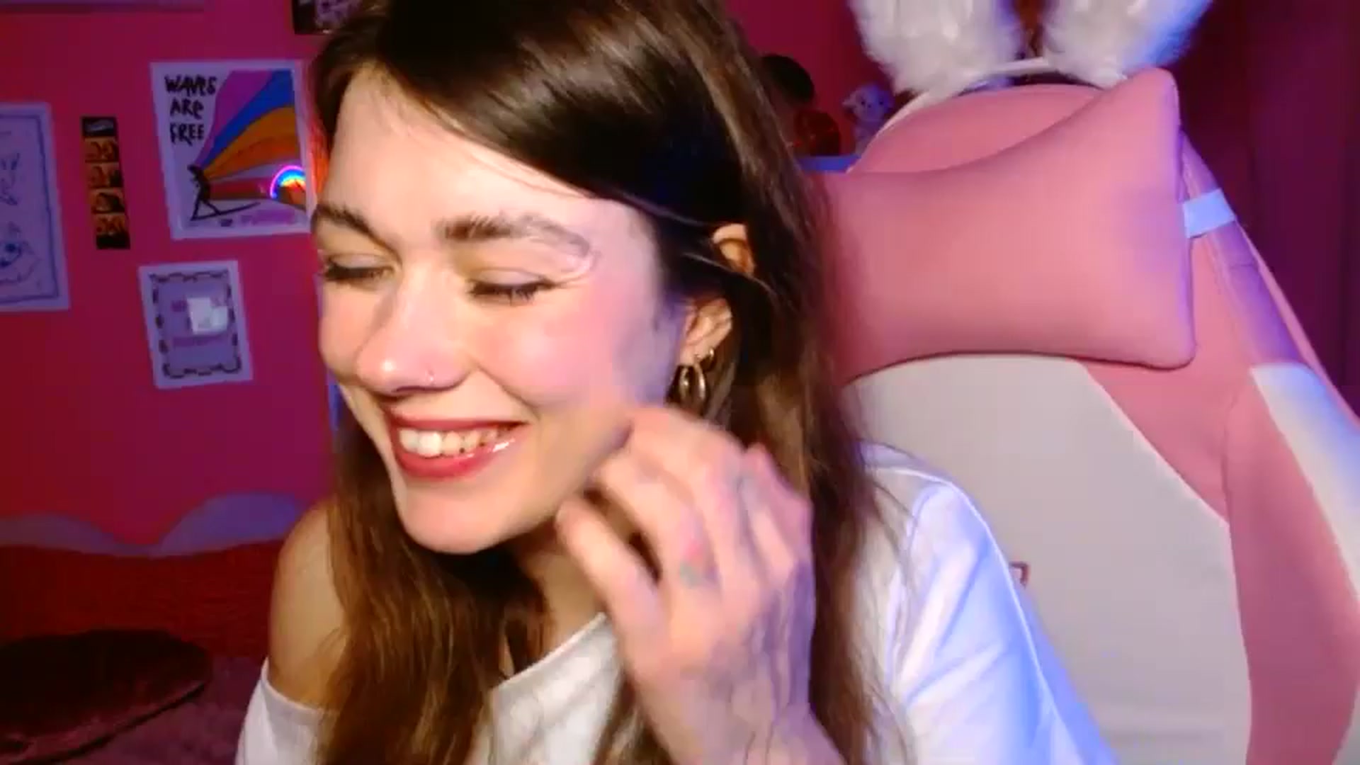 Gallery image thumbnail from Levanabanana's myfreecams stream on, 05/07/2026, 22:42 image 14 of 20