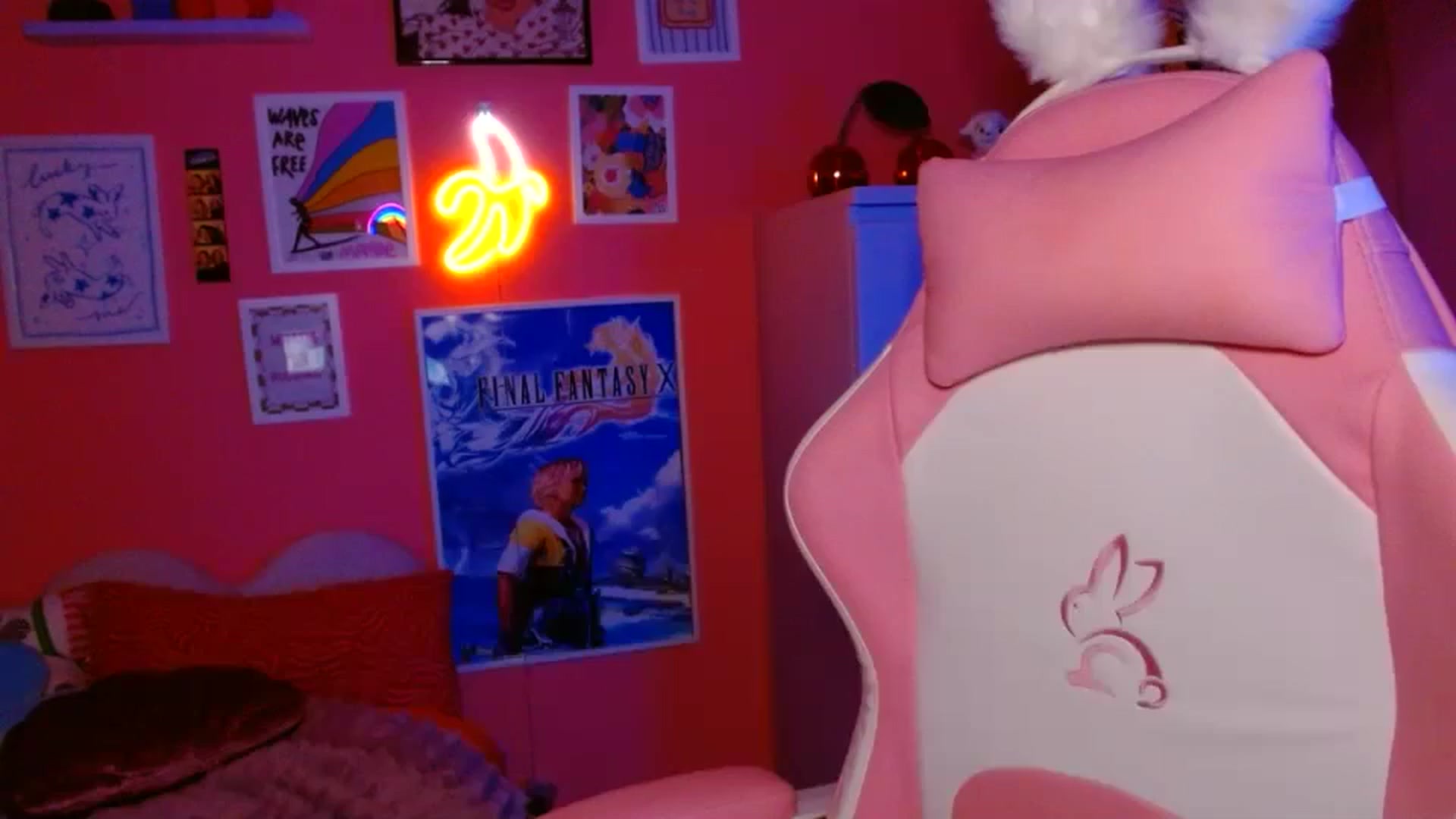 Gallery image thumbnail from Levanabanana's myfreecams stream on, 05/07/2026, 22:42 image 16 of 20