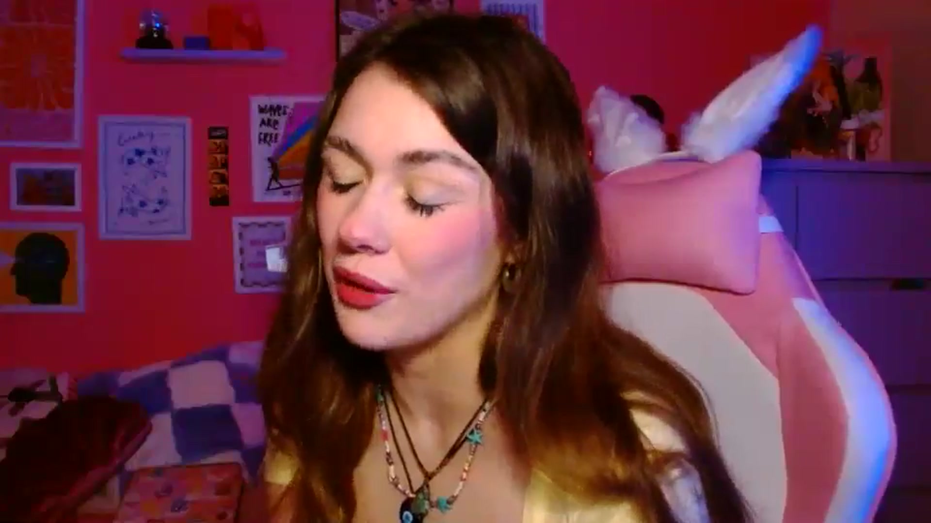 Gallery image thumbnail from Levanabanana's myfreecams stream on, 05/09/2026, 23:02 image 19 of 20