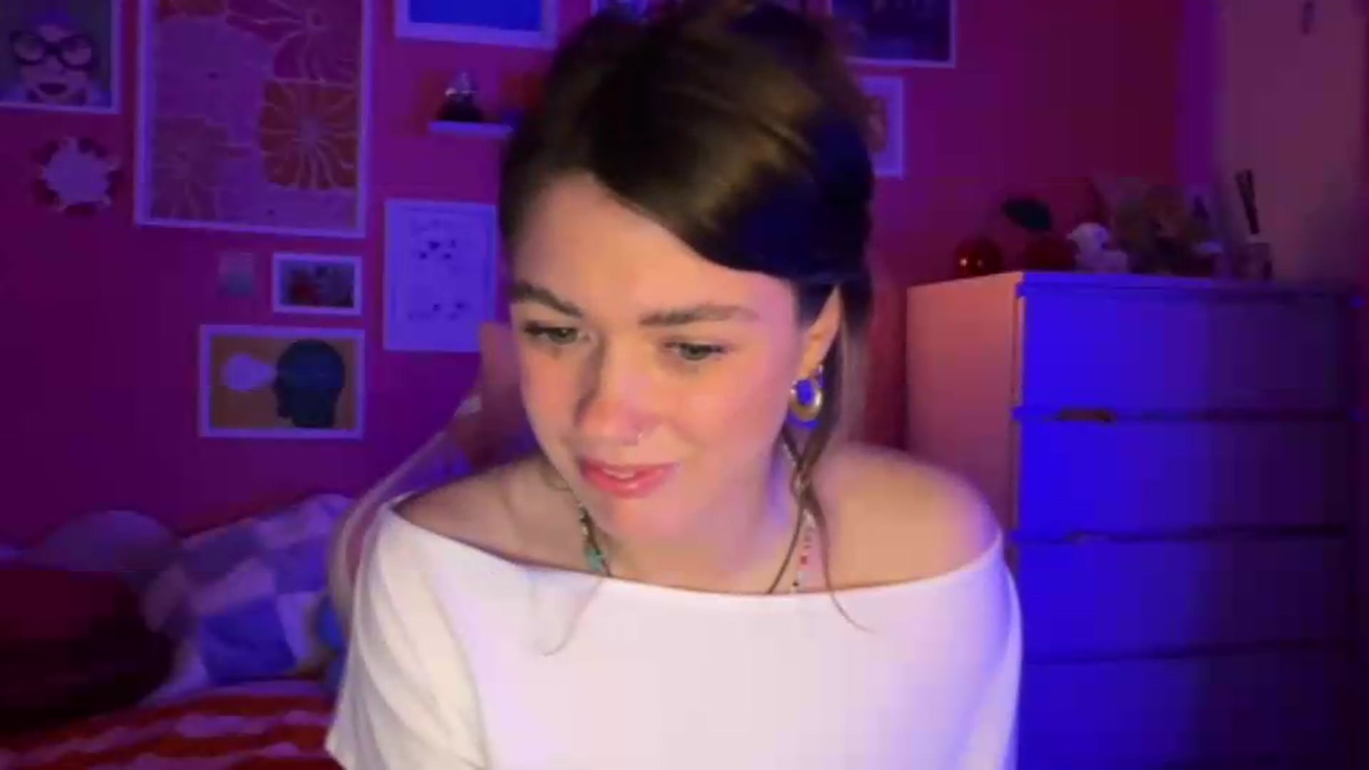 Gallery image thumbnail from Levanabanana's myfreecams stream on, 05/18/2026, 23:04 image 13 of 20