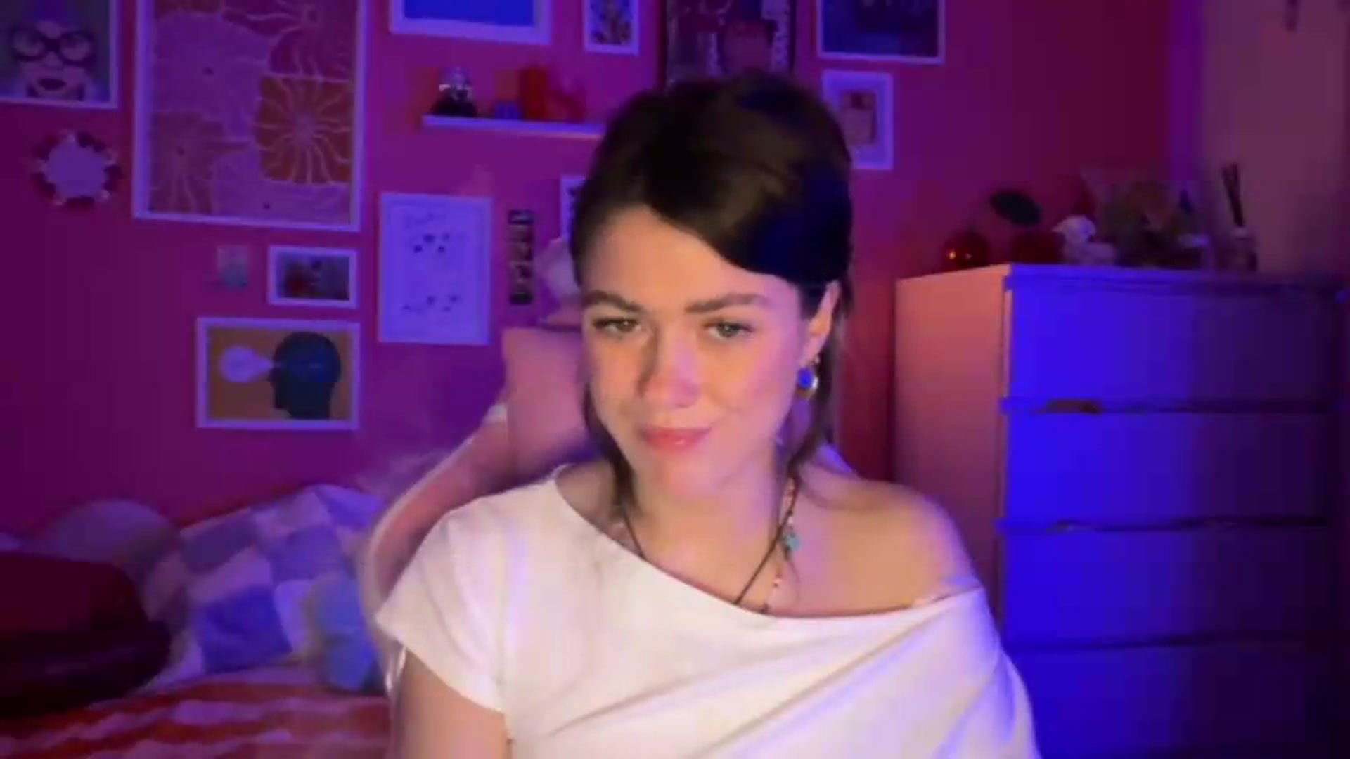 Gallery image thumbnail from Levanabanana's myfreecams stream on, 05/18/2026, 23:04 image 9 of 20