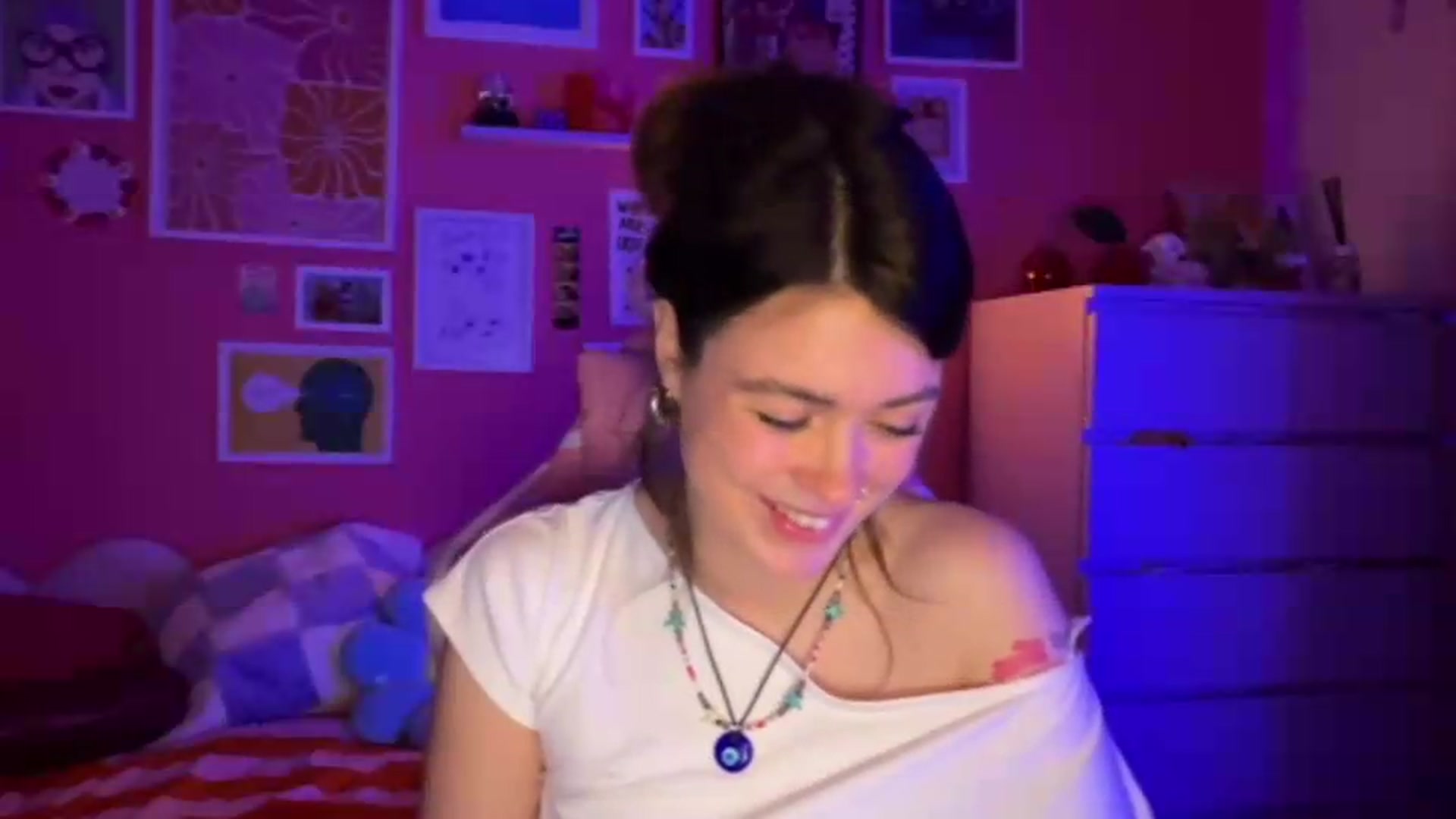 Gallery image thumbnail from Levanabanana's myfreecams stream on, 05/18/2026, 23:04 image 11 of 20