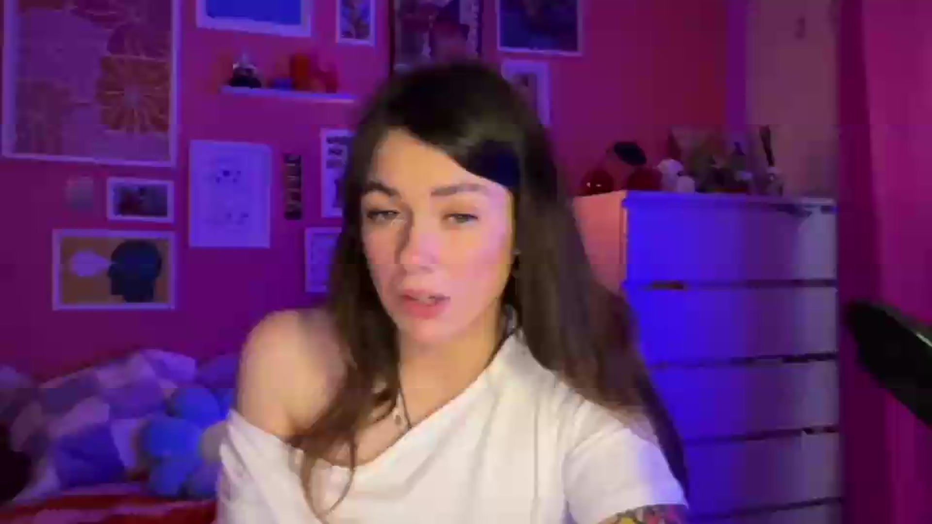 Gallery image thumbnail from Levanabanana's myfreecams stream on, 05/18/2026, 23:04 image 2 of 20