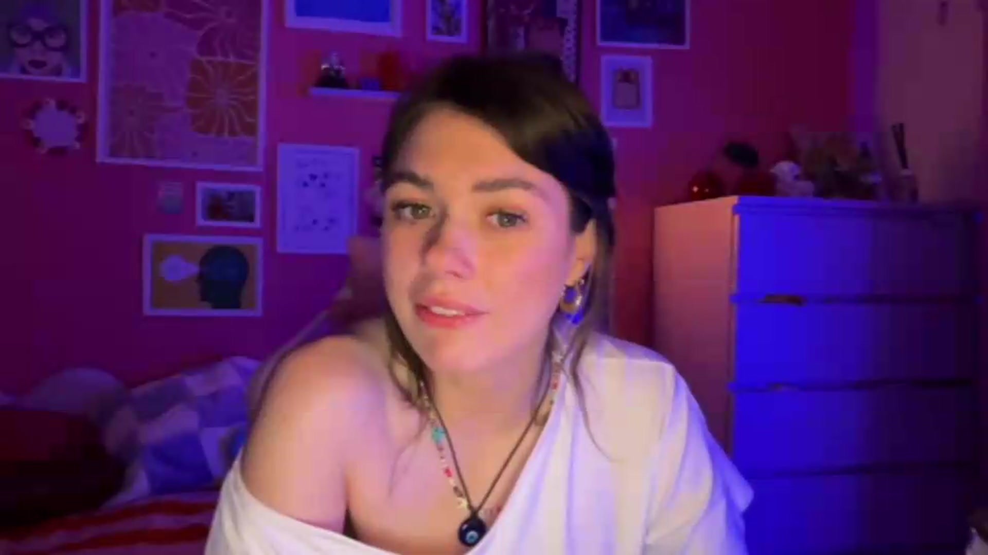 Gallery image thumbnail from Levanabanana's myfreecams stream on, 05/18/2026, 23:04 image 15 of 20