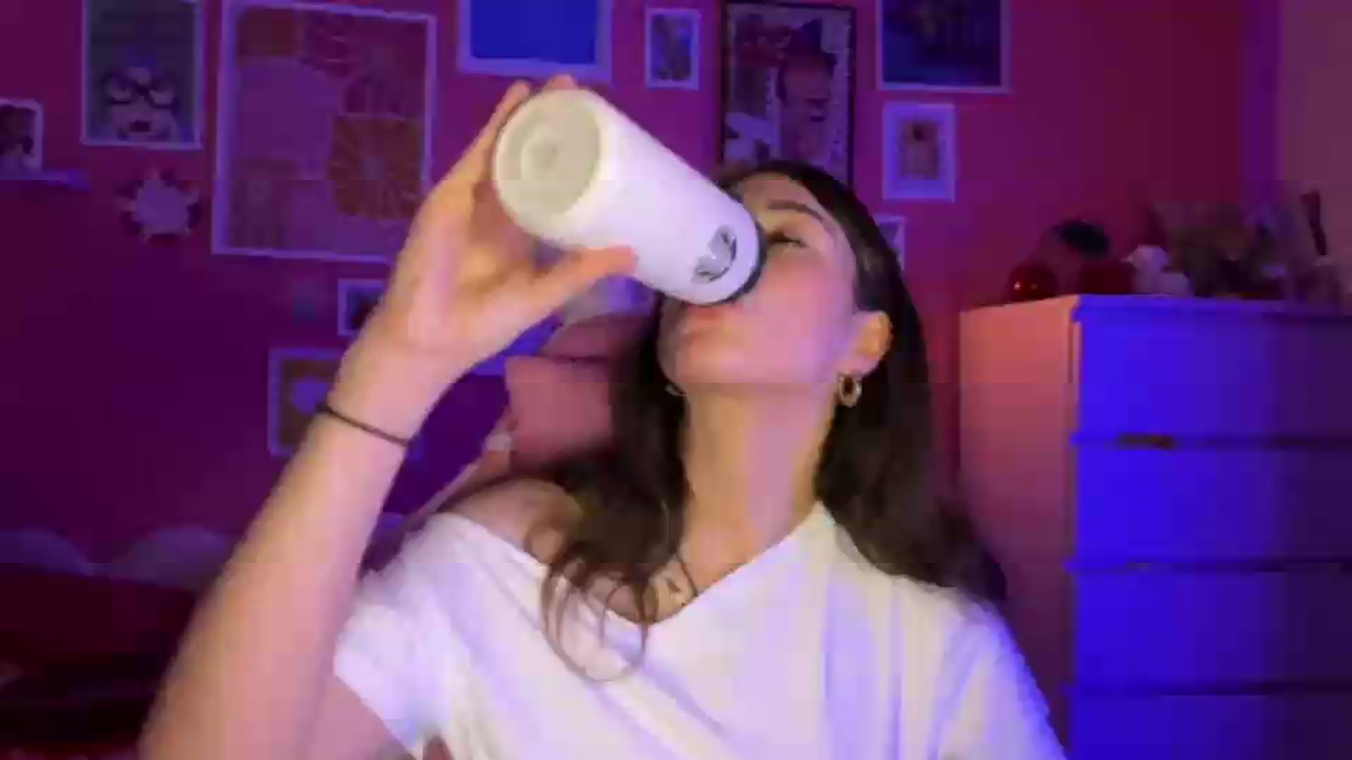 Gallery image thumbnail from Levanabanana's myfreecams stream on, 05/18/2026, 23:04 image 3 of 20