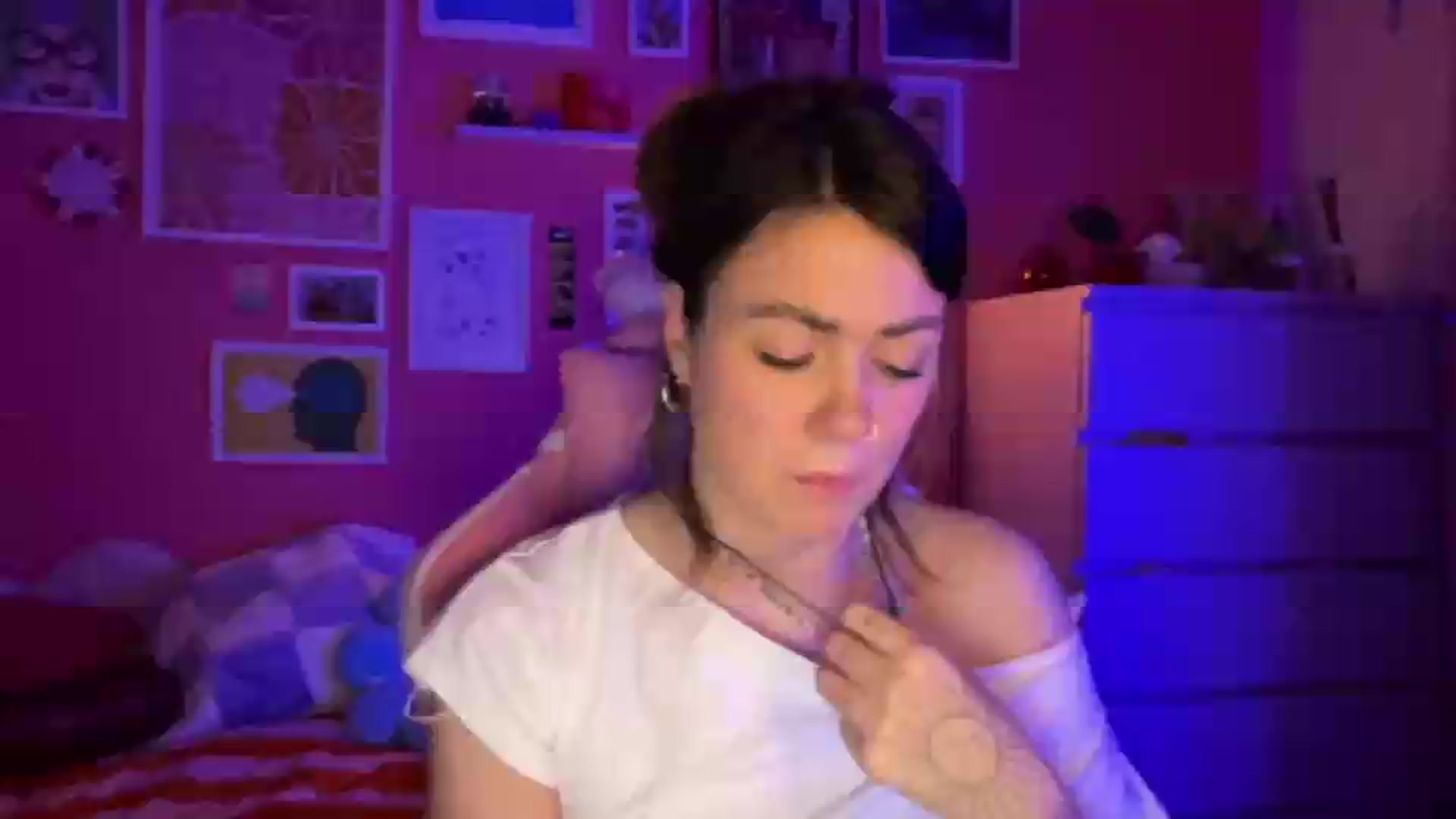 Gallery image thumbnail from Levanabanana's myfreecams stream on, 05/18/2026, 23:04 image 10 of 20