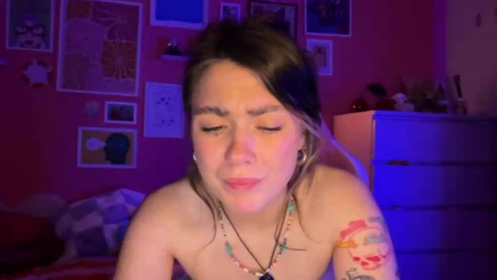 Gallery image thumbnail from Levanabanana's myfreecams stream on, 05/18/2026, 23:04 image 19 of 20