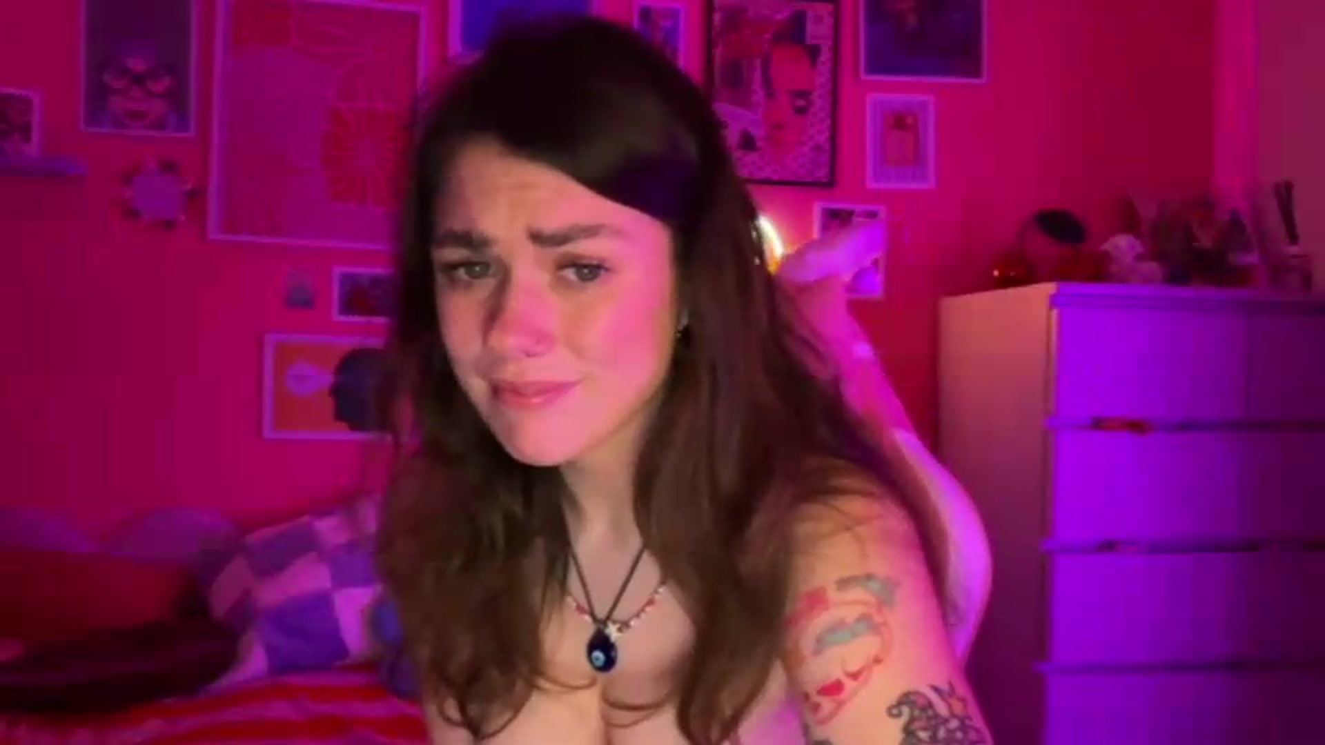 Gallery image thumbnail from Levanabanana's myfreecams stream on, 05/19/2026, 24:03 image 2 of 20