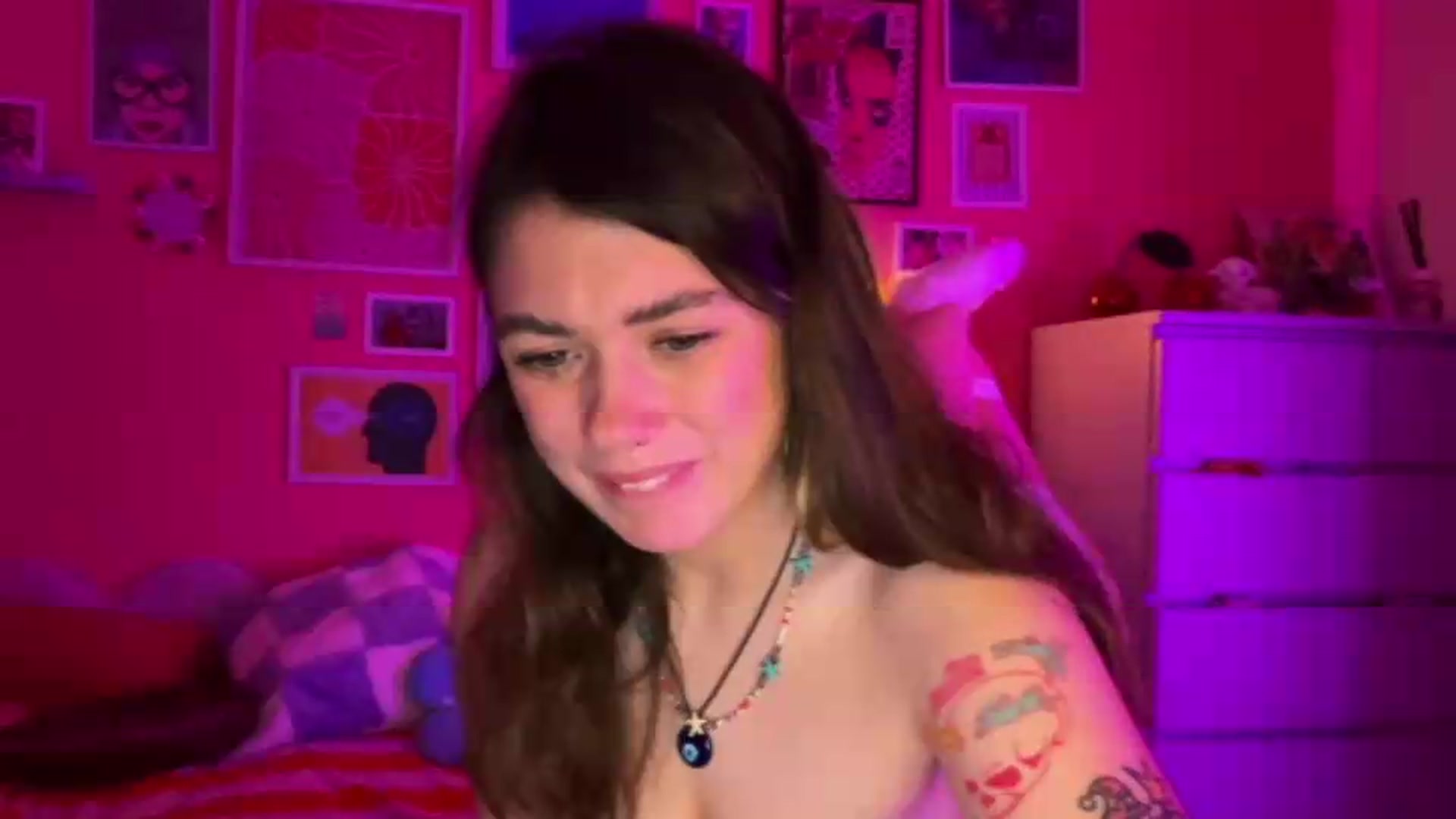 Gallery image thumbnail from Levanabanana's myfreecams stream on, 05/19/2026, 24:03 image 8 of 20