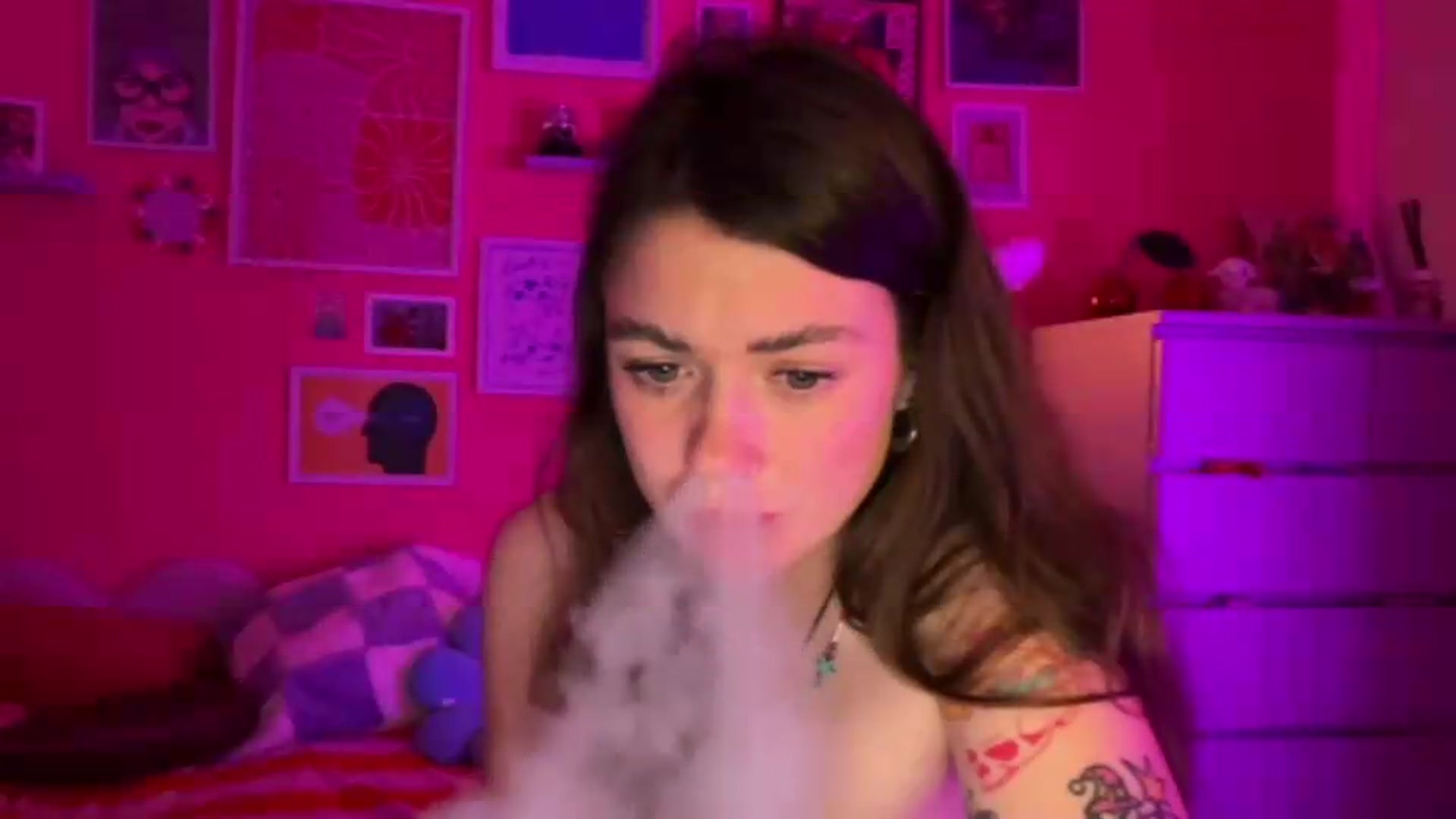 Gallery image thumbnail from Levanabanana's myfreecams stream on, 05/19/2026, 24:03 image 13 of 20