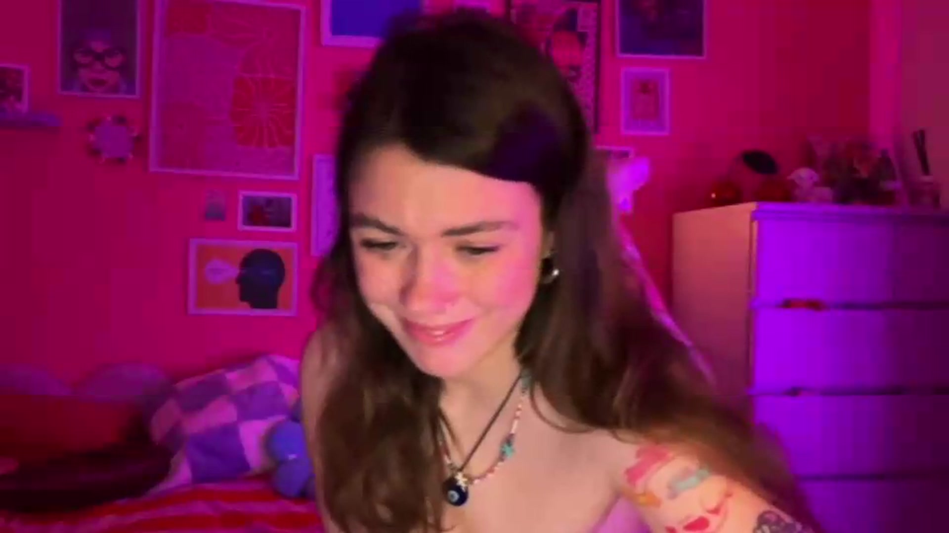 Gallery image thumbnail from Levanabanana's myfreecams stream on, 05/19/2026, 24:03 image 9 of 20