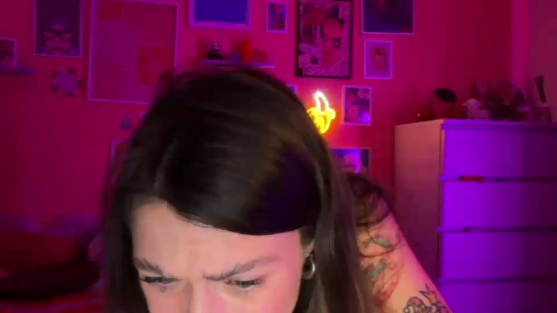 Gallery image thumbnail from Levanabanana's myfreecams stream on, 05/19/2026, 24:03 image 6 of 20