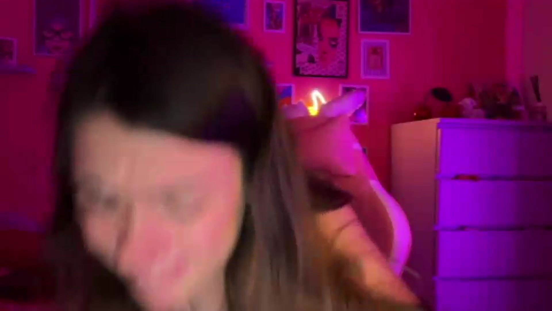 Gallery image thumbnail from Levanabanana's myfreecams stream on, 05/19/2026, 24:03 image 11 of 20