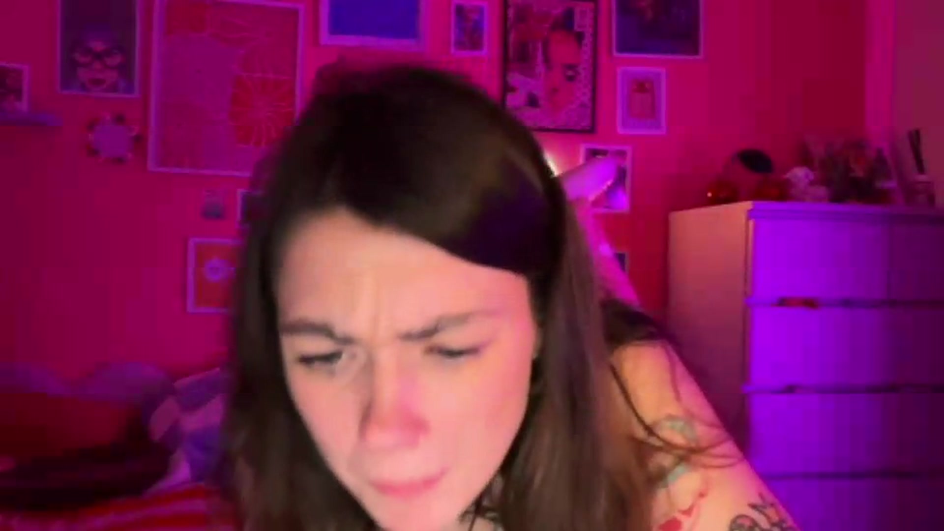Gallery image thumbnail from Levanabanana's myfreecams stream on, 05/19/2026, 24:03 image 5 of 20
