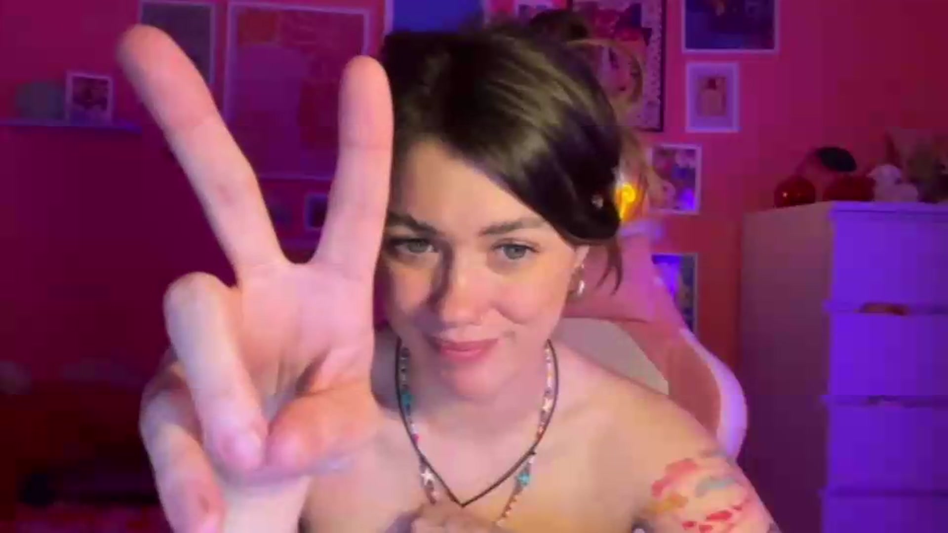 Gallery image thumbnail from Levanabanana's myfreecams stream on, 05/19/2026, 02:13 image 7 of 20