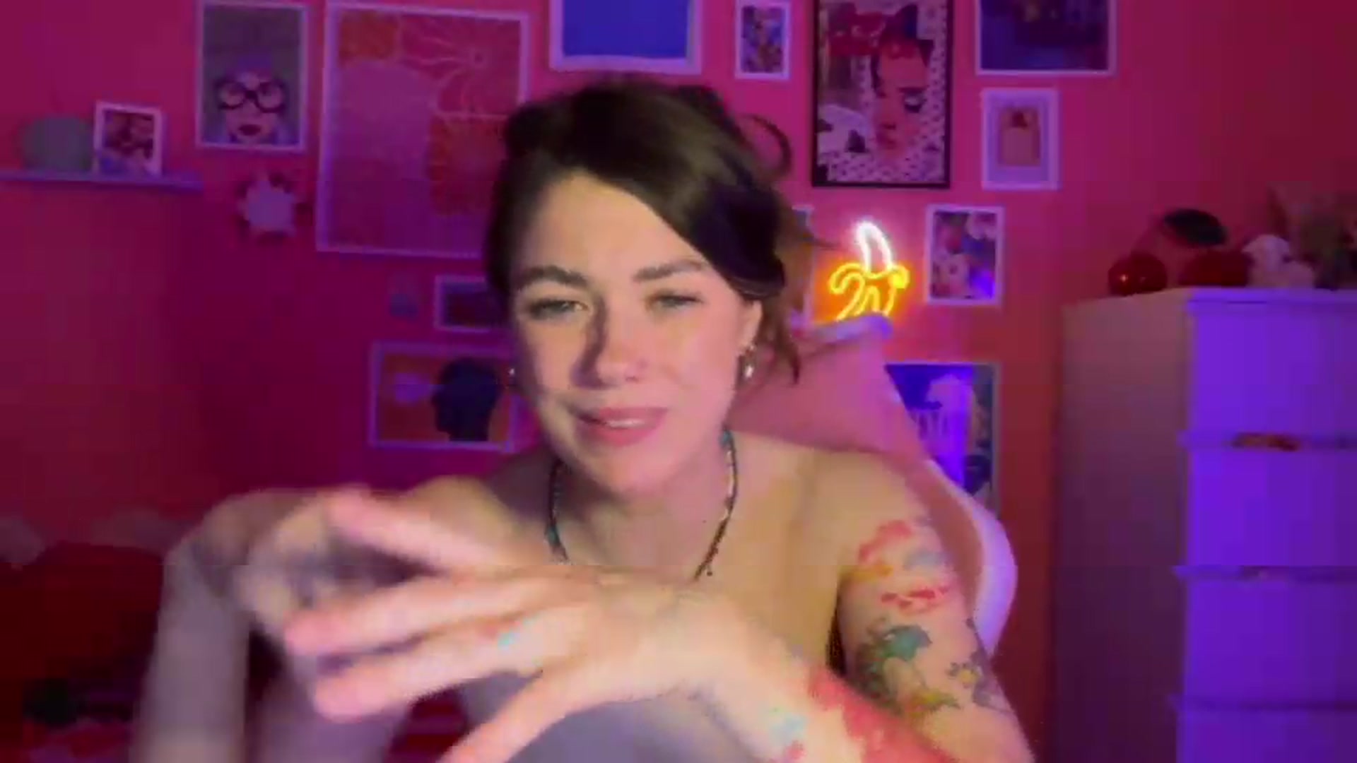 Gallery image thumbnail from Levanabanana's myfreecams stream on, 05/19/2026, 02:13 image 3 of 20