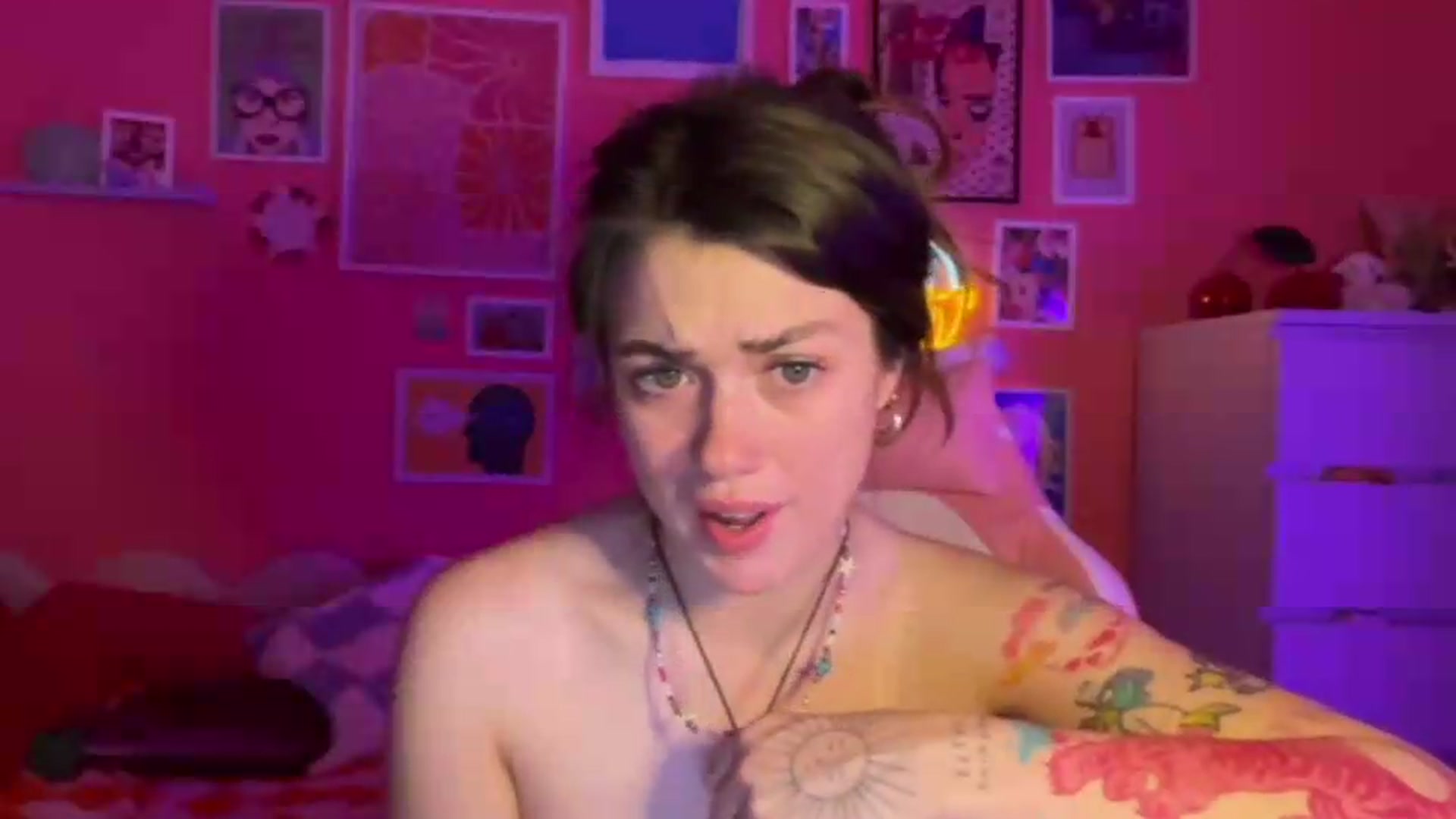 Gallery image thumbnail from Levanabanana's myfreecams stream on, 05/19/2026, 02:13 image 9 of 20