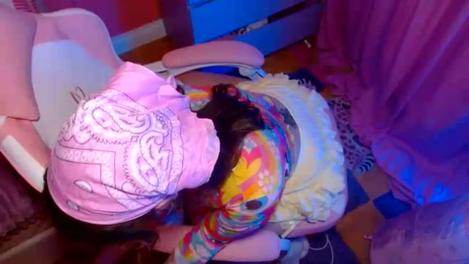 Gallery image thumbnail from Levanabanana's myfreecams stream on, 06/15/2026, 24:24 image 20 of 20