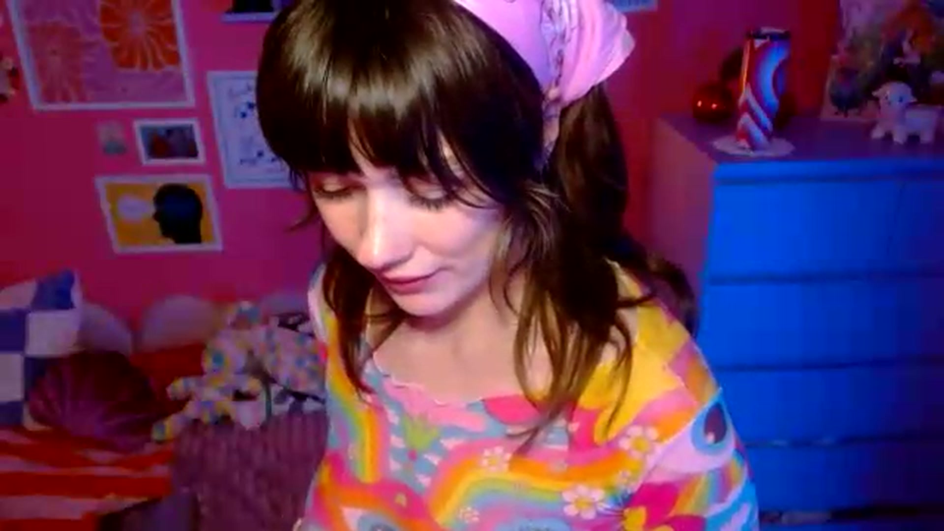 Gallery image thumbnail from Levanabanana's myfreecams stream on, 06/15/2026, 24:24 image 16 of 20