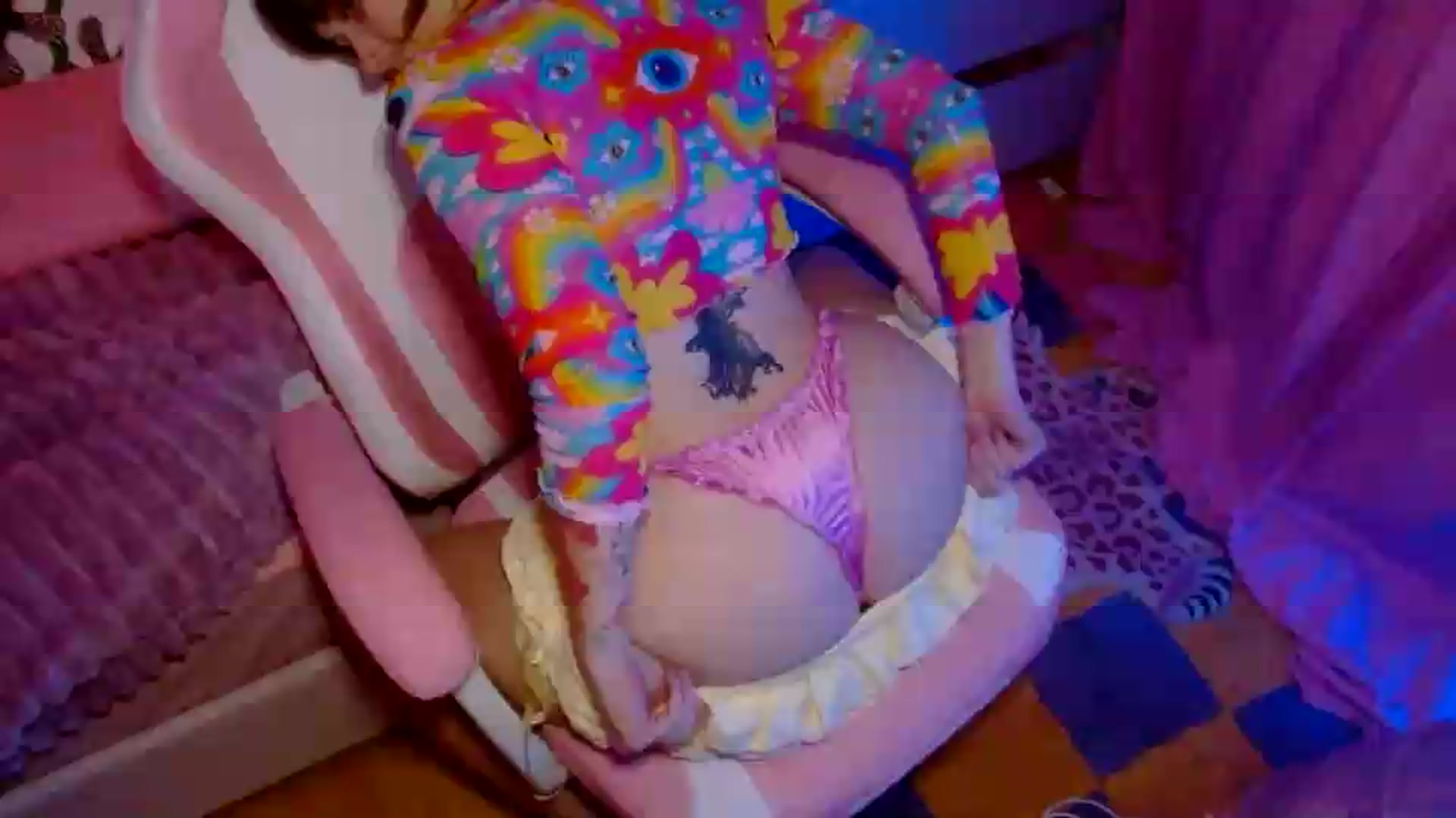 Gallery image thumbnail from Levanabanana's myfreecams stream on, 06/15/2026, 01:01 image 14 of 20