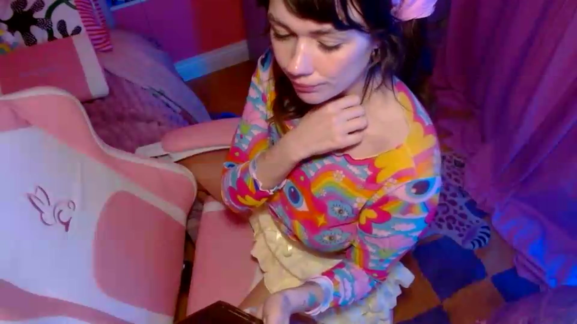 Gallery image thumbnail from Levanabanana's myfreecams stream on, 06/15/2026, 01:01 image 3 of 20