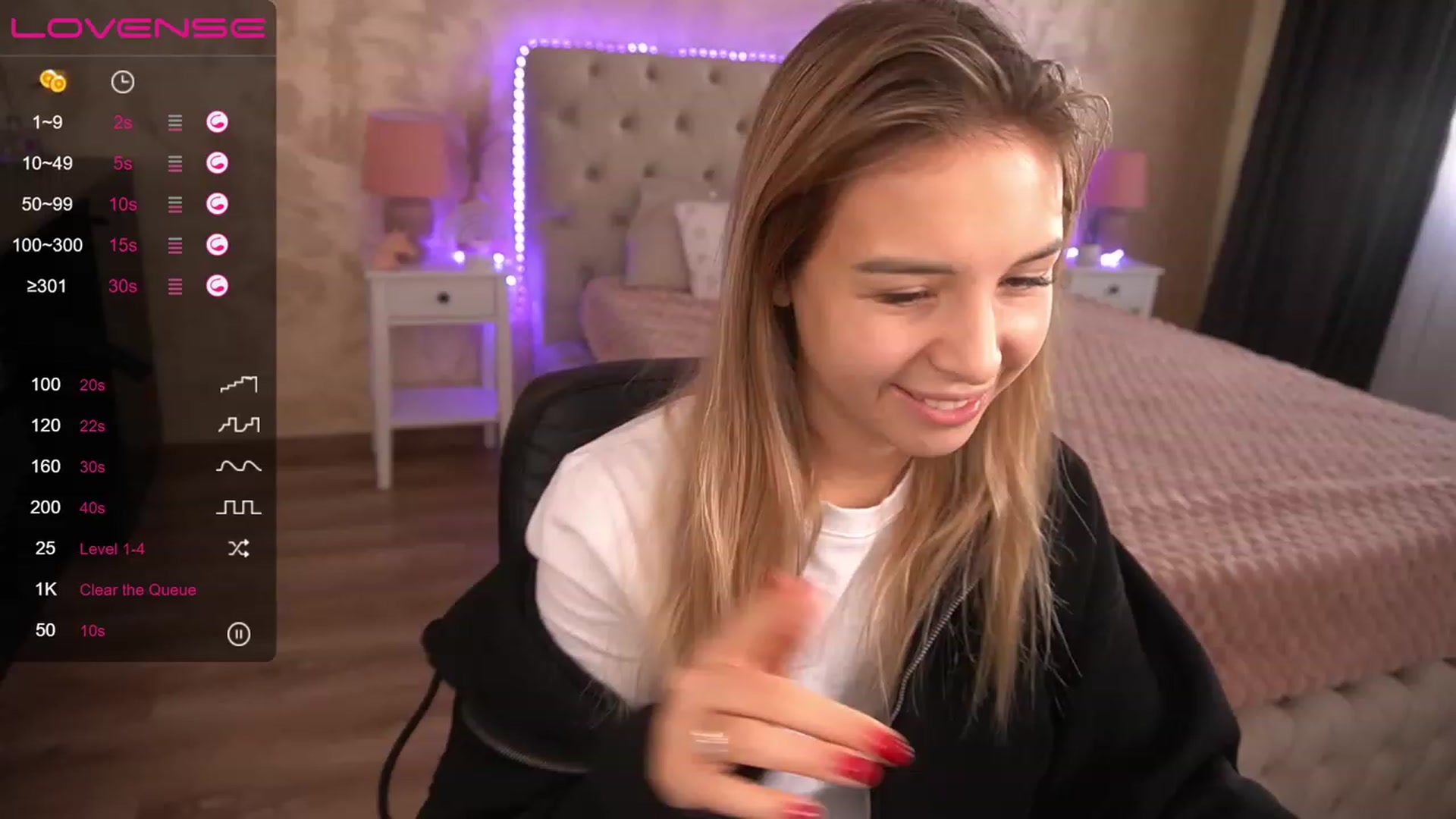 Gallery image thumbnail from LexaIce's myfreecams stream on, 01/06/2023, 09:20 image 8 of 20