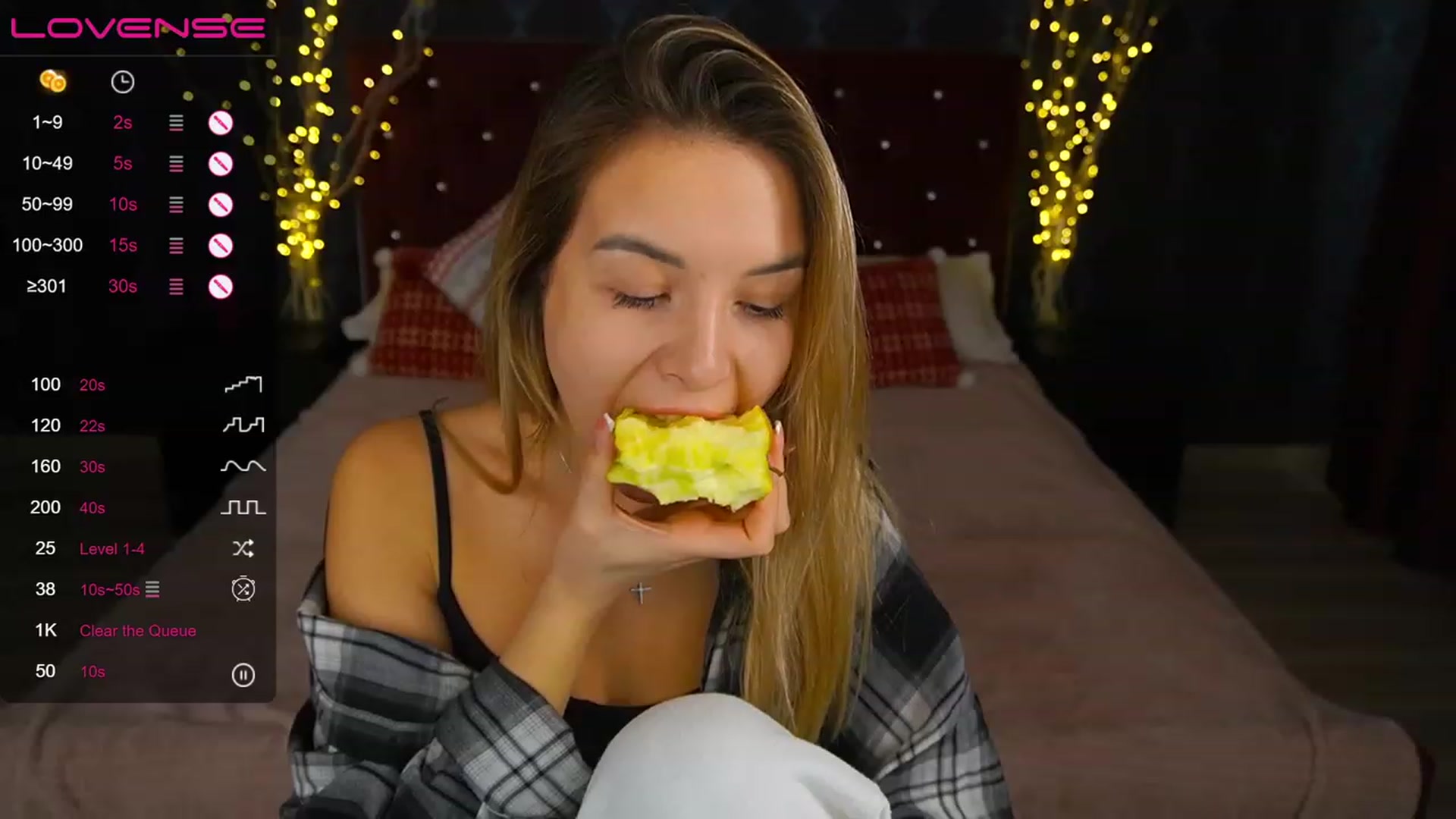 Gallery image thumbnail from LexaIce's myfreecams stream on, 02/14/2023, 10:13 image 13 of 20