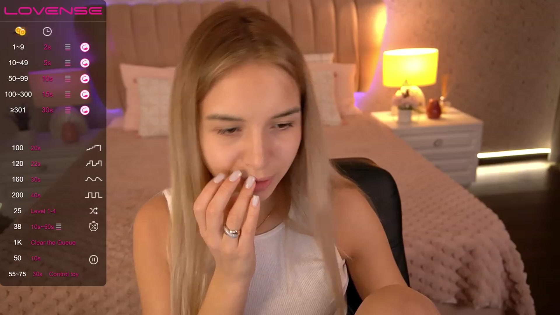Gallery image thumbnail from LexaIce's myfreecams stream on, 03/01/2023, 13:37 image 4 of 20