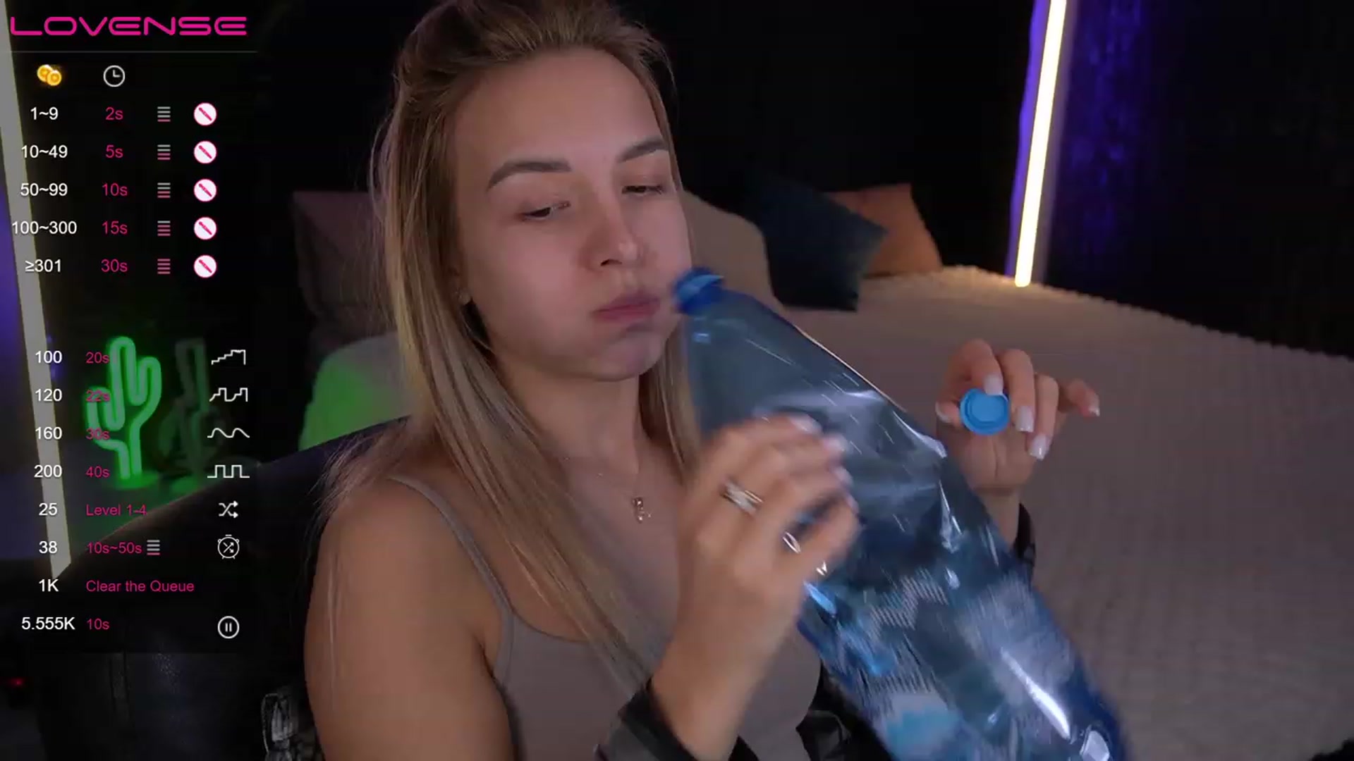 Gallery image thumbnail from LexaIce's myfreecams stream on, 03/09/2023, 13:14 image 11 of 20