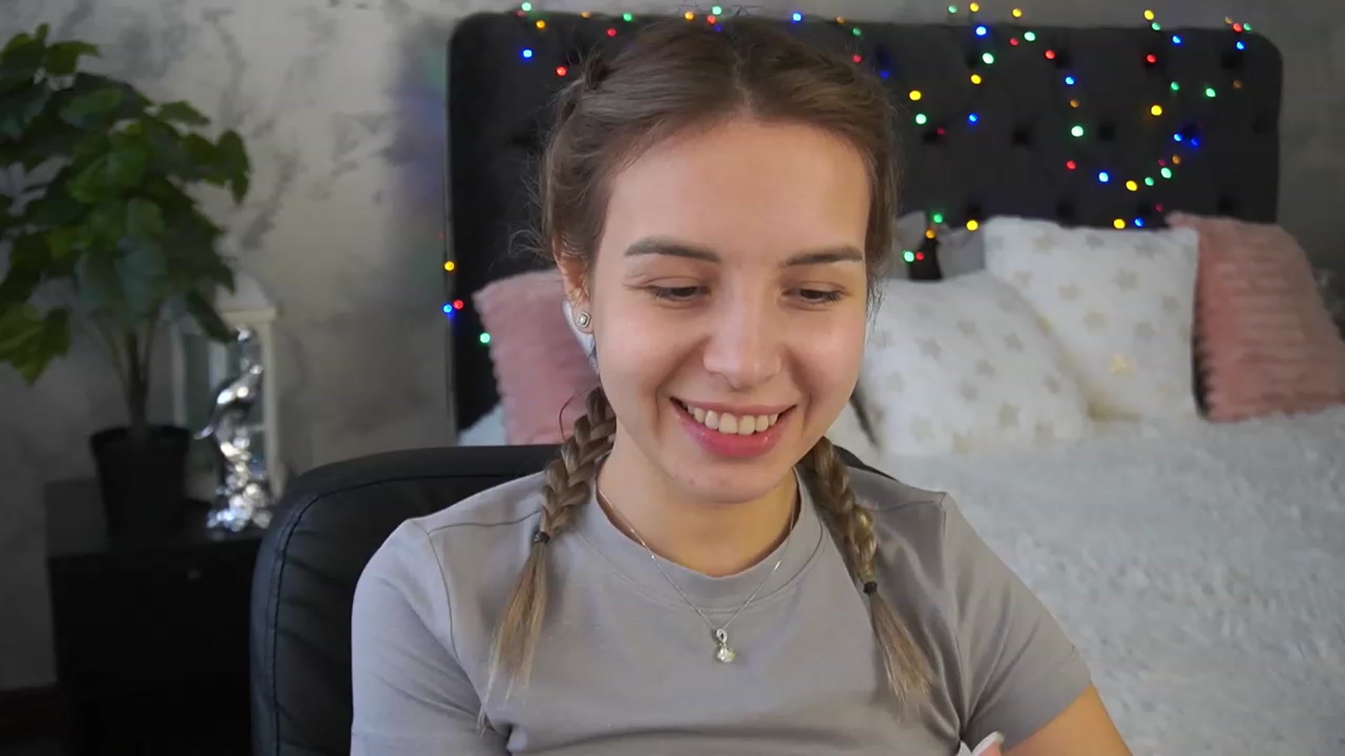 Gallery image thumbnail from LexaIce's myfreecams stream on, 03/20/2023, 13:12 image 5 of 20