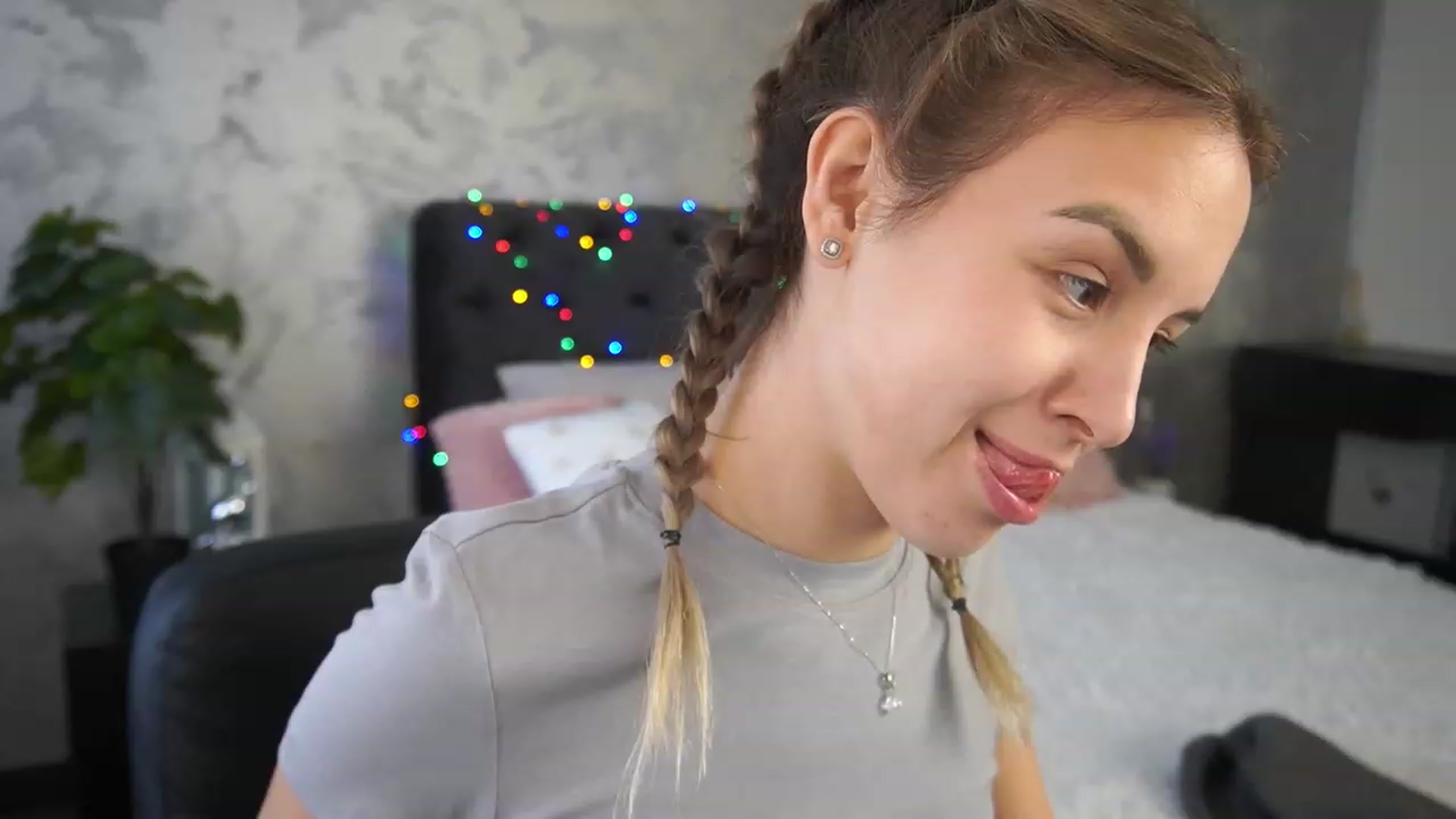 Gallery image thumbnail from LexaIce's myfreecams stream on, 03/20/2023, 13:12 image 18 of 20